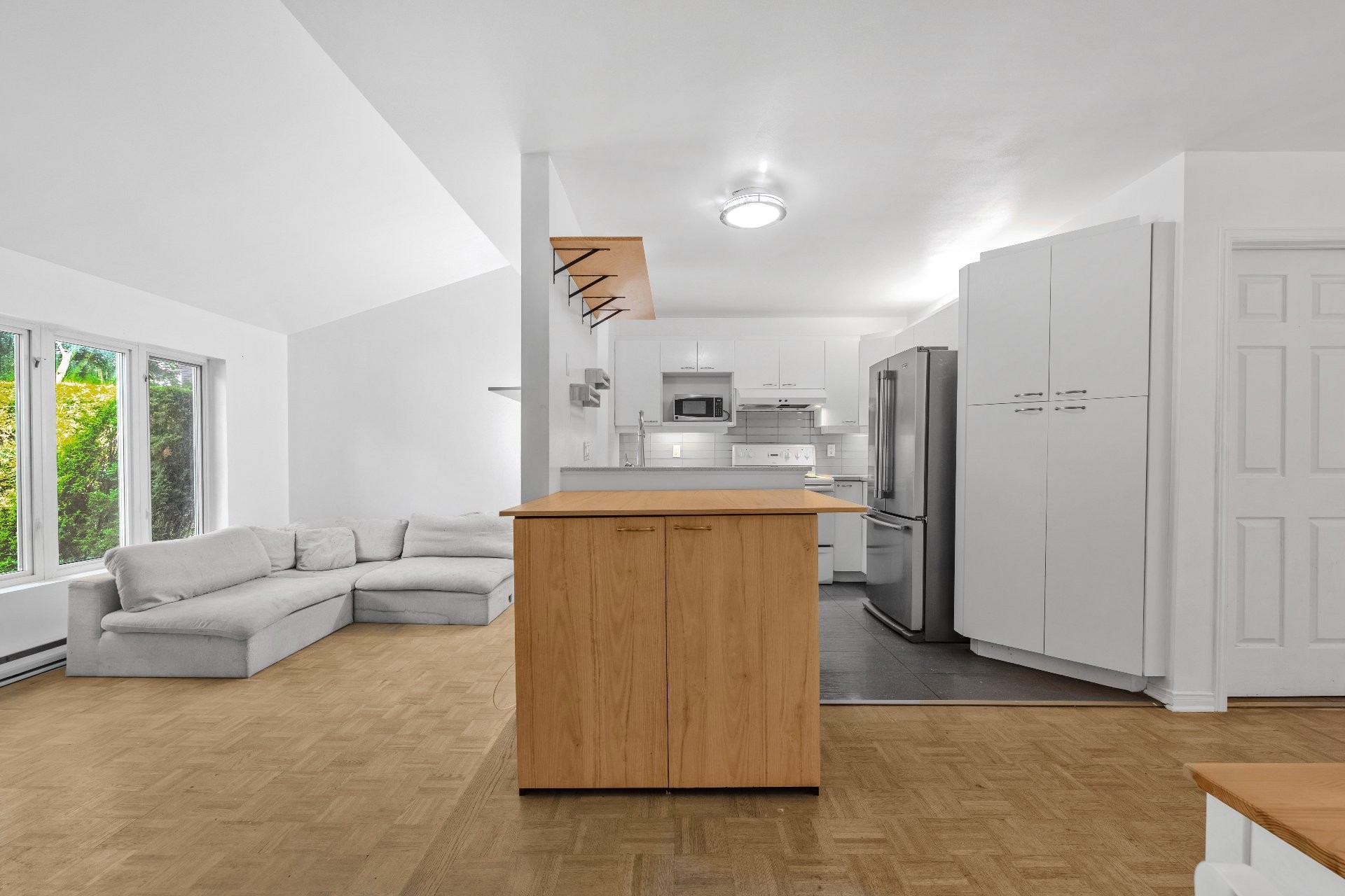 









1106


Rue Hélène-Boullé

,
Boucherville,




QC
J4B2A7


