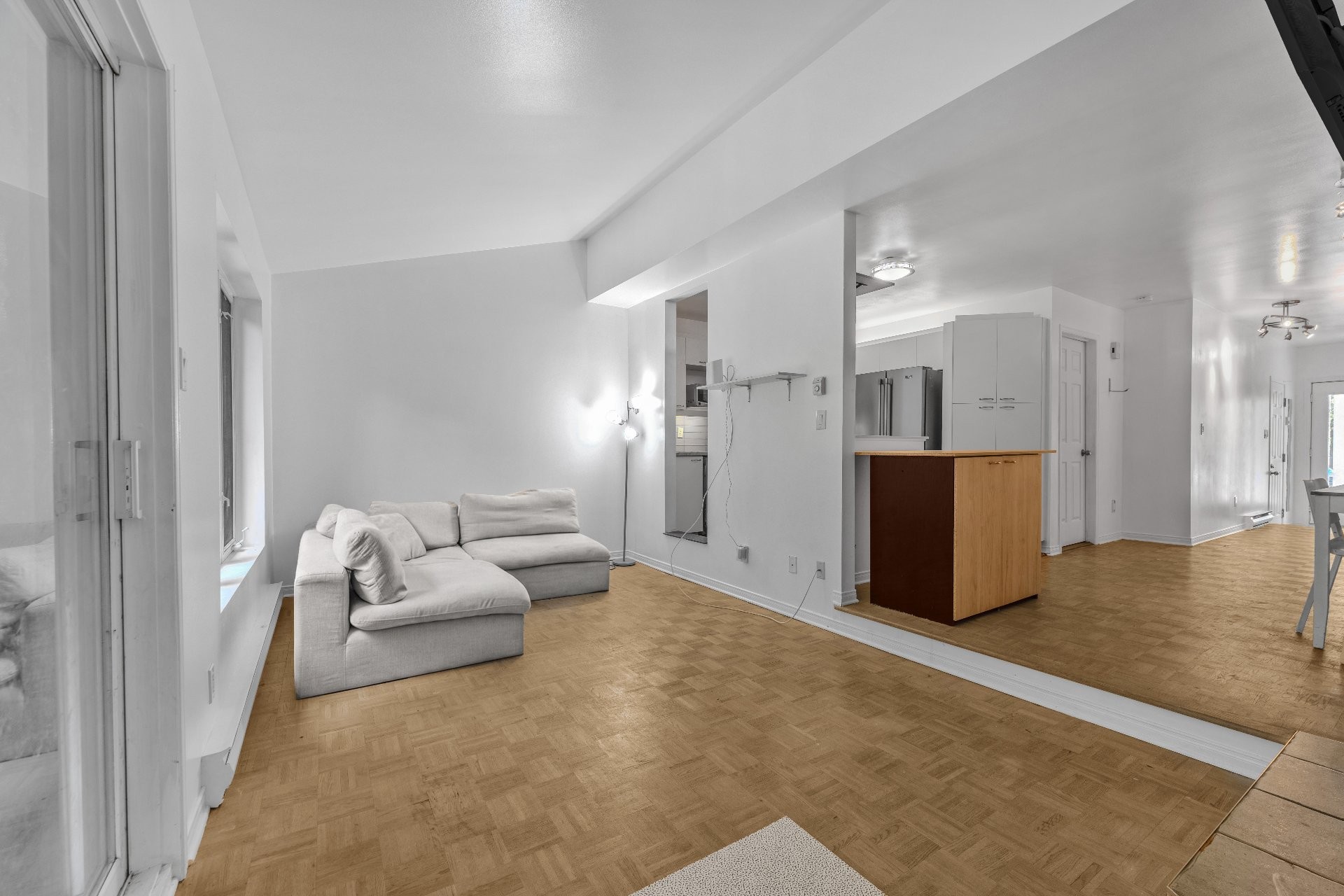 









1106


Rue Hélène-Boullé

,
Boucherville,




QC
J4B2A7

