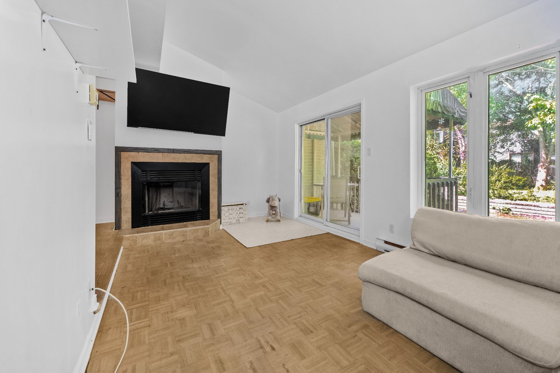 









1106


Rue Hélène-Boullé

,
Boucherville,




QC
J4B2A7

