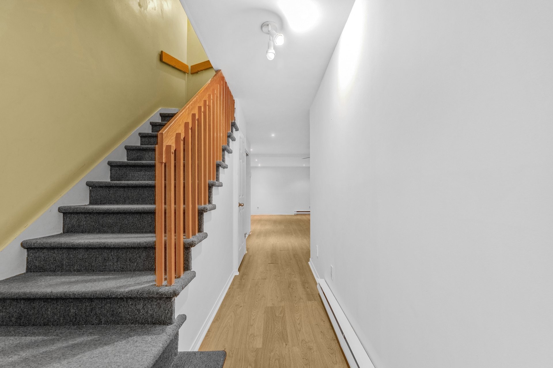 









1106


Rue Hélène-Boullé

,
Boucherville,




QC
J4B2A7

