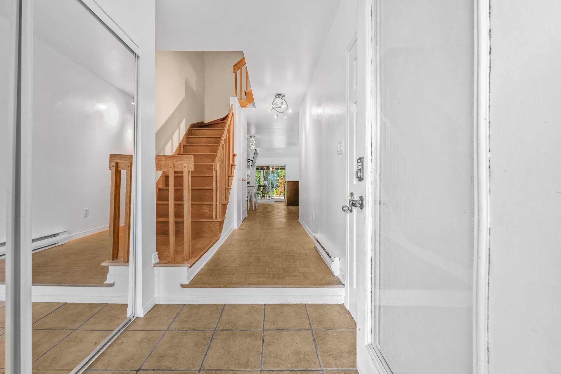 









1106


Rue Hélène-Boullé

,
Boucherville,




QC
J4B2A7

