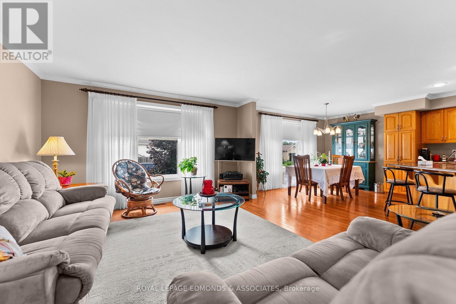 












626 MOSS DRIVE

,
Pembroke,




Ontario
K8A8R7

