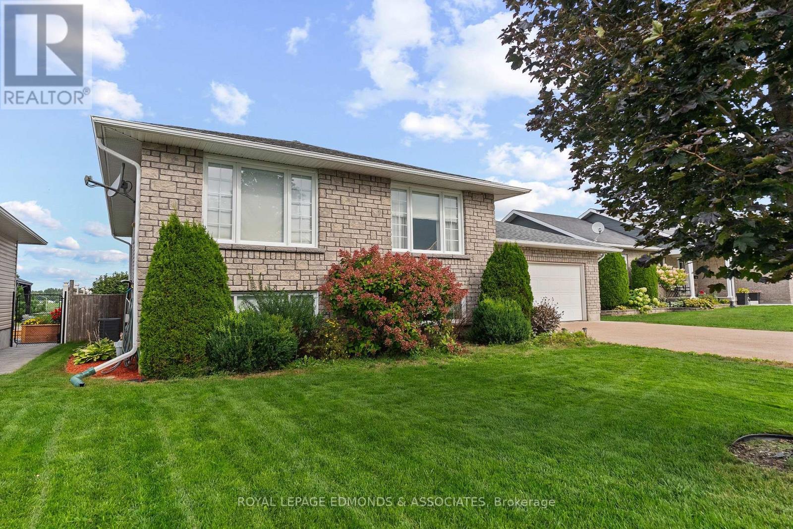 












626 MOSS DRIVE

,
Pembroke,




Ontario
K8A8R7

