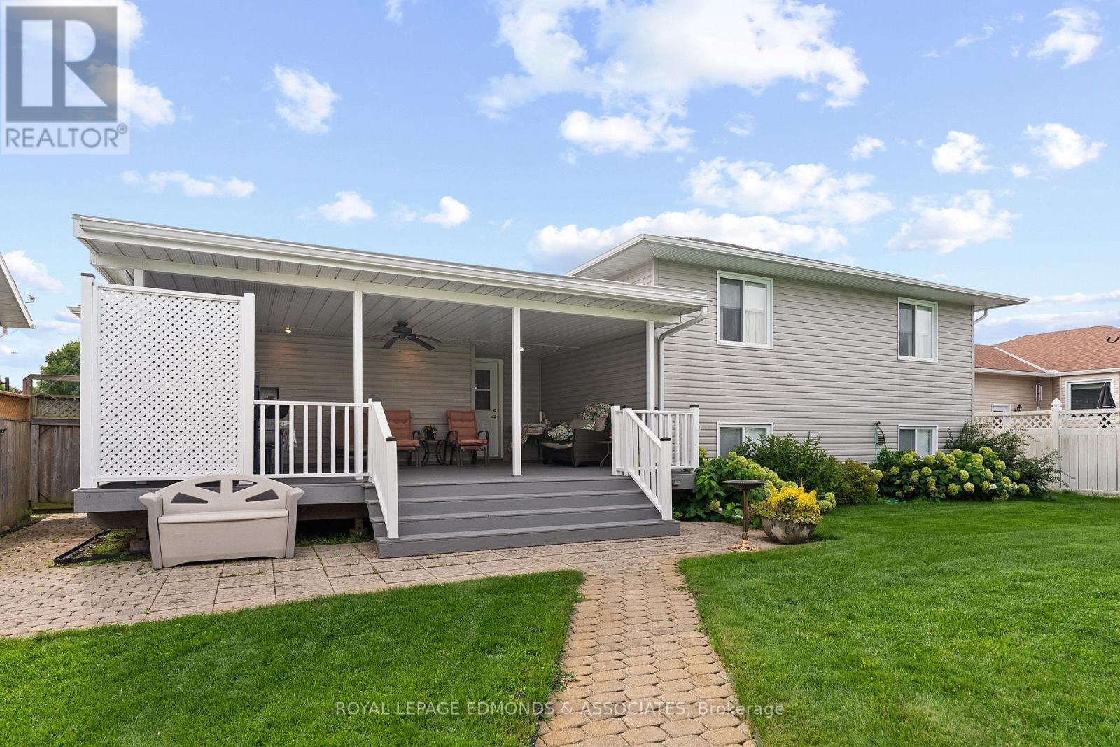 












626 MOSS DRIVE

,
Pembroke,




Ontario
K8A8R7

