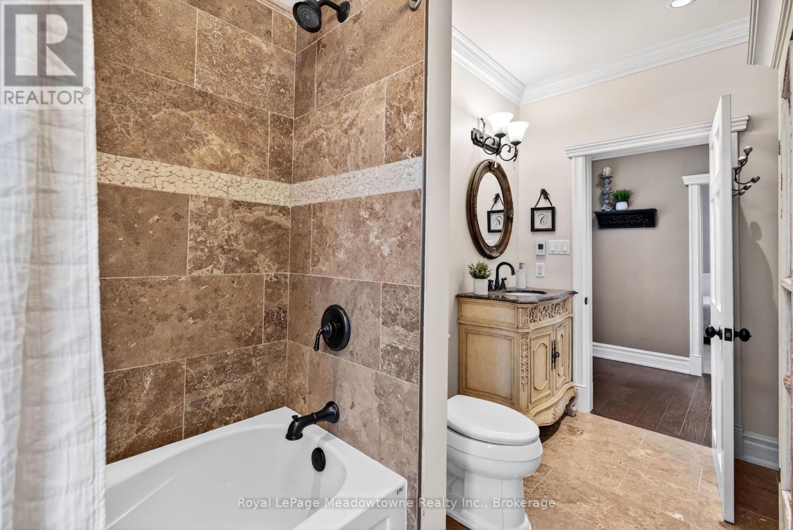 












53 CAMPBELL AVENUE E

,
Milton (Campbellville),




Ontario
L0P1B0

