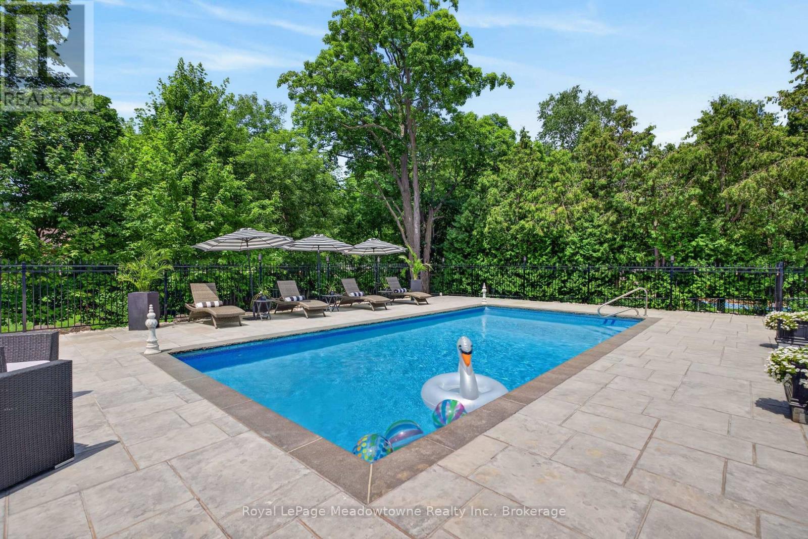 












53 CAMPBELL AVENUE E

,
Milton (Campbellville),




Ontario
L0P1B0

