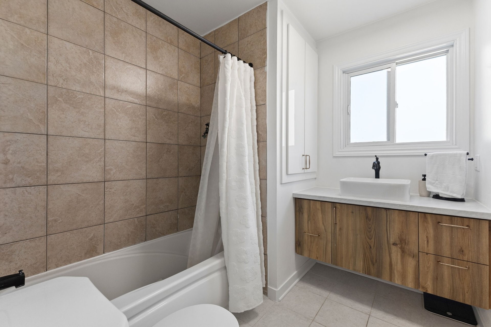 









1123


Boul. St-René O.

, D,
Gatineau (Gatineau),




QC
J8T6L6

