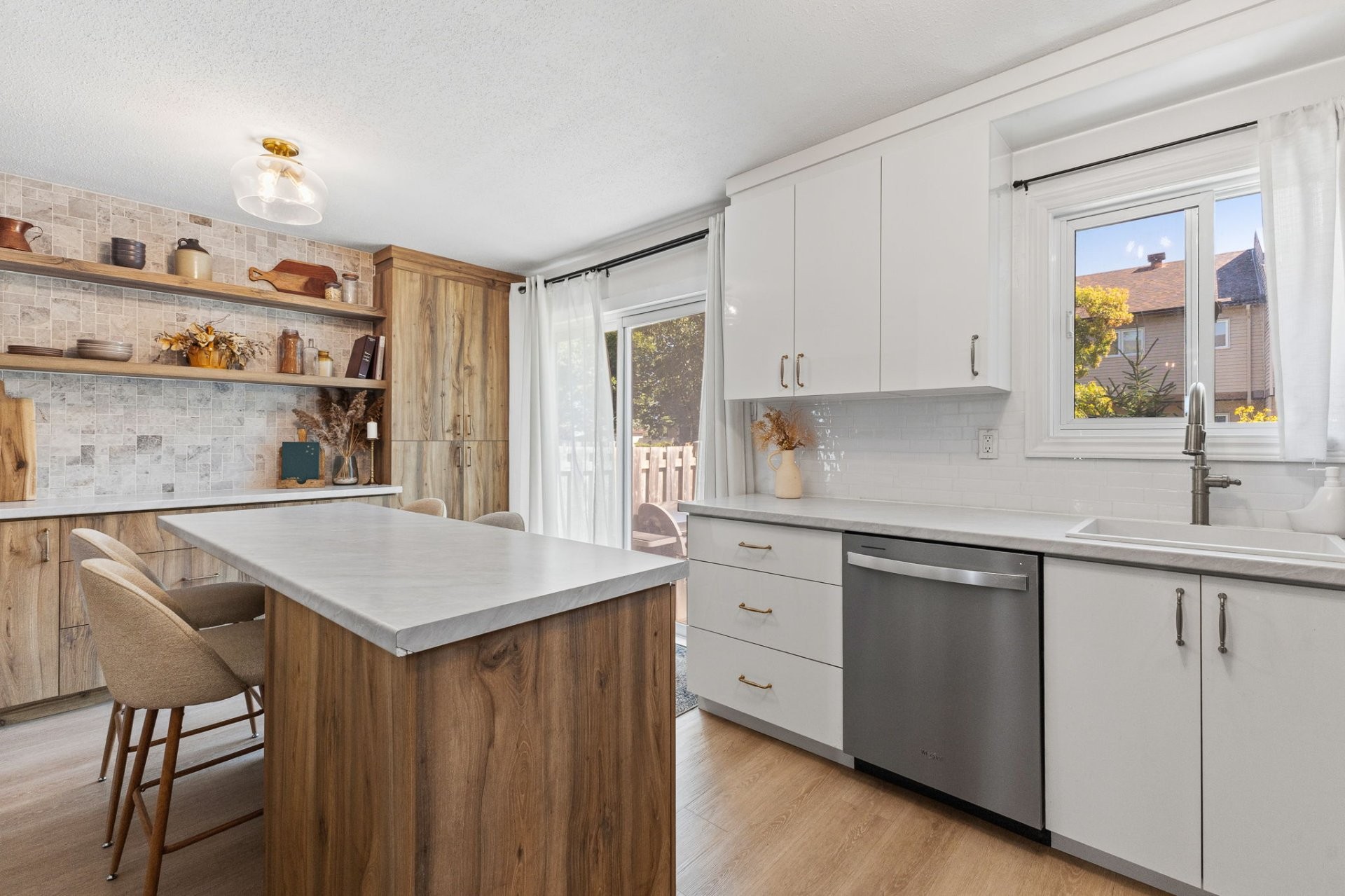 









1123


Boul. St-René O.

, D,
Gatineau (Gatineau),




QC
J8T6L6

