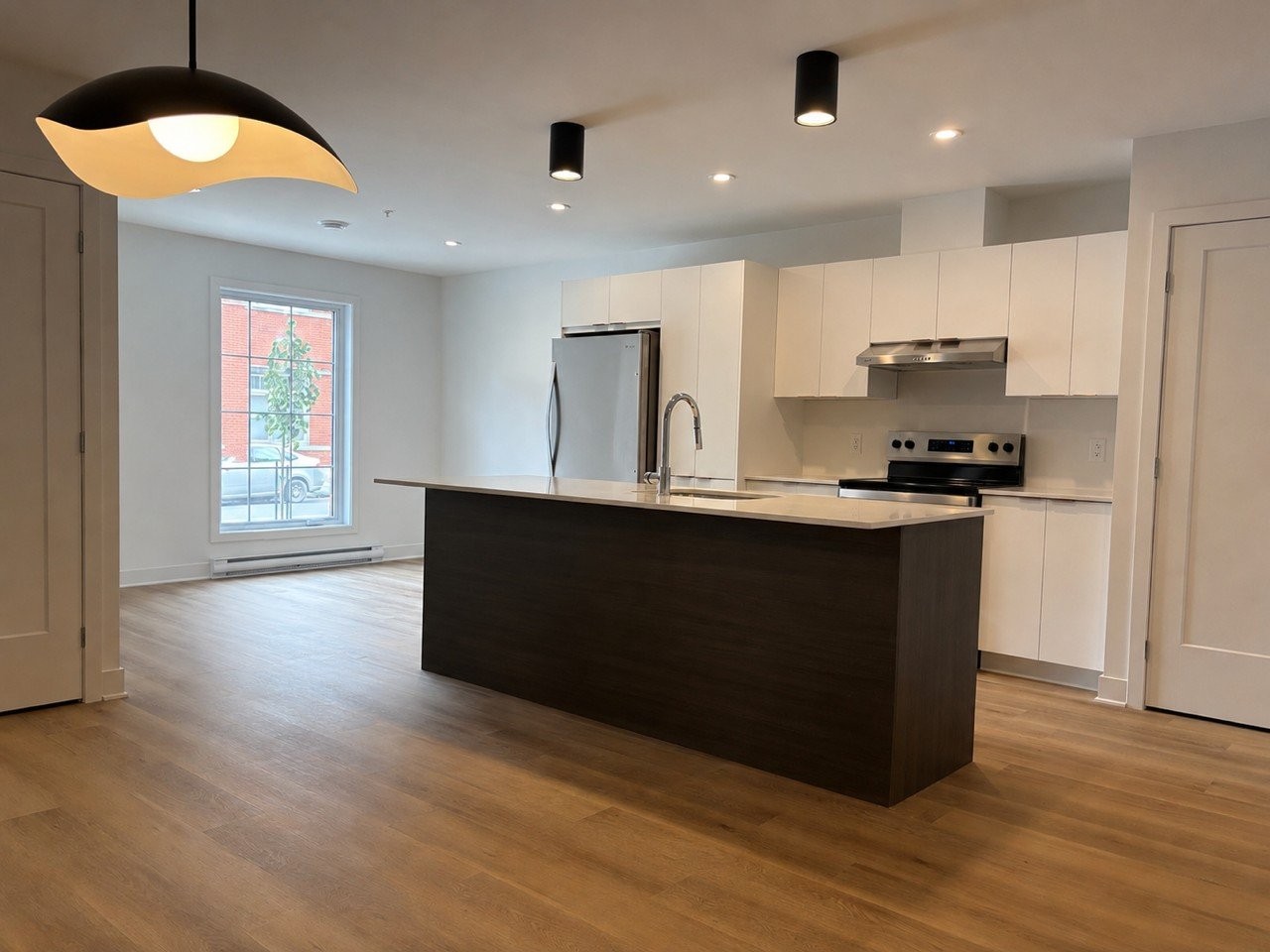 









5


Rue du Royal-22e-Régiment

, 112,
Saint-Jean-sur-Richelieu,




QC
J3B0M3

