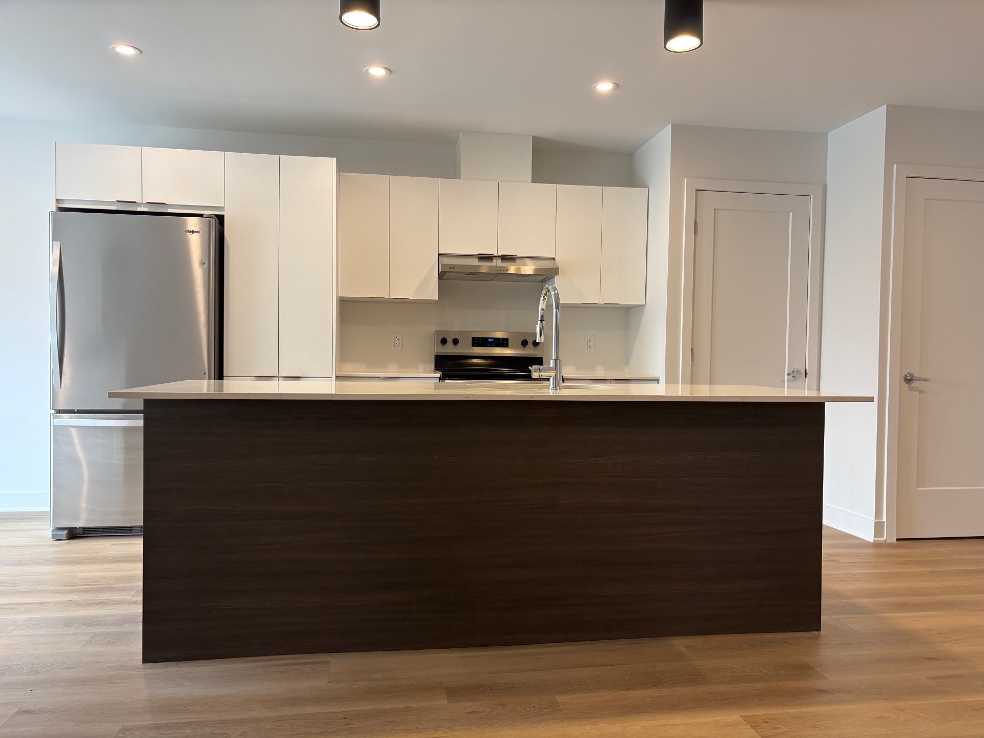 









5


Rue du Royal-22e-Régiment

, 112,
Saint-Jean-sur-Richelieu,




QC
J3B0M3

