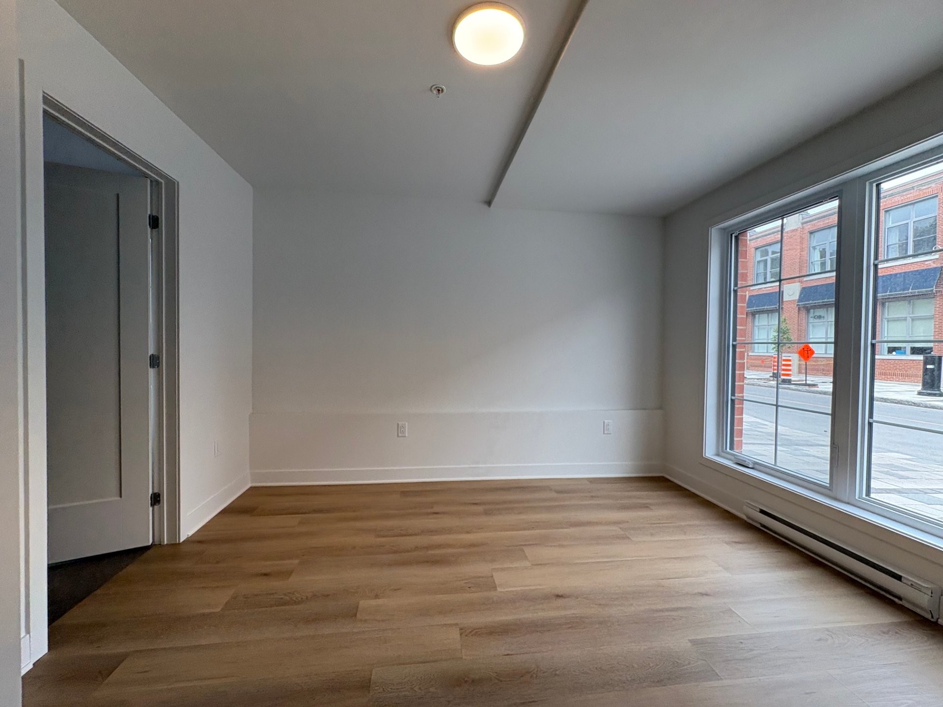 









5


Rue du Royal-22e-Régiment

, 112,
Saint-Jean-sur-Richelieu,




QC
J3B0M3

