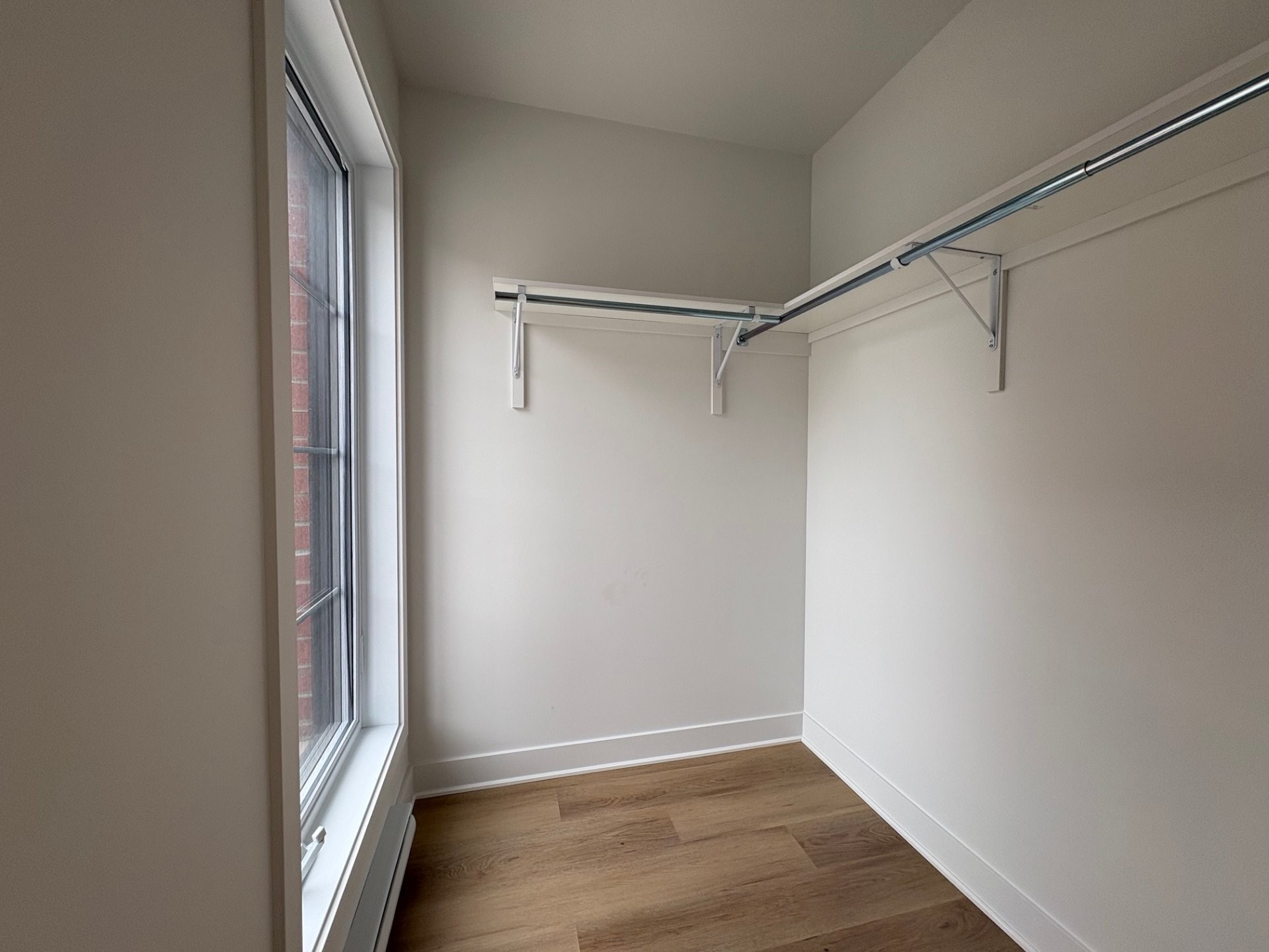 









5


Rue du Royal-22e-Régiment

, 112,
Saint-Jean-sur-Richelieu,




QC
J3B0M3

