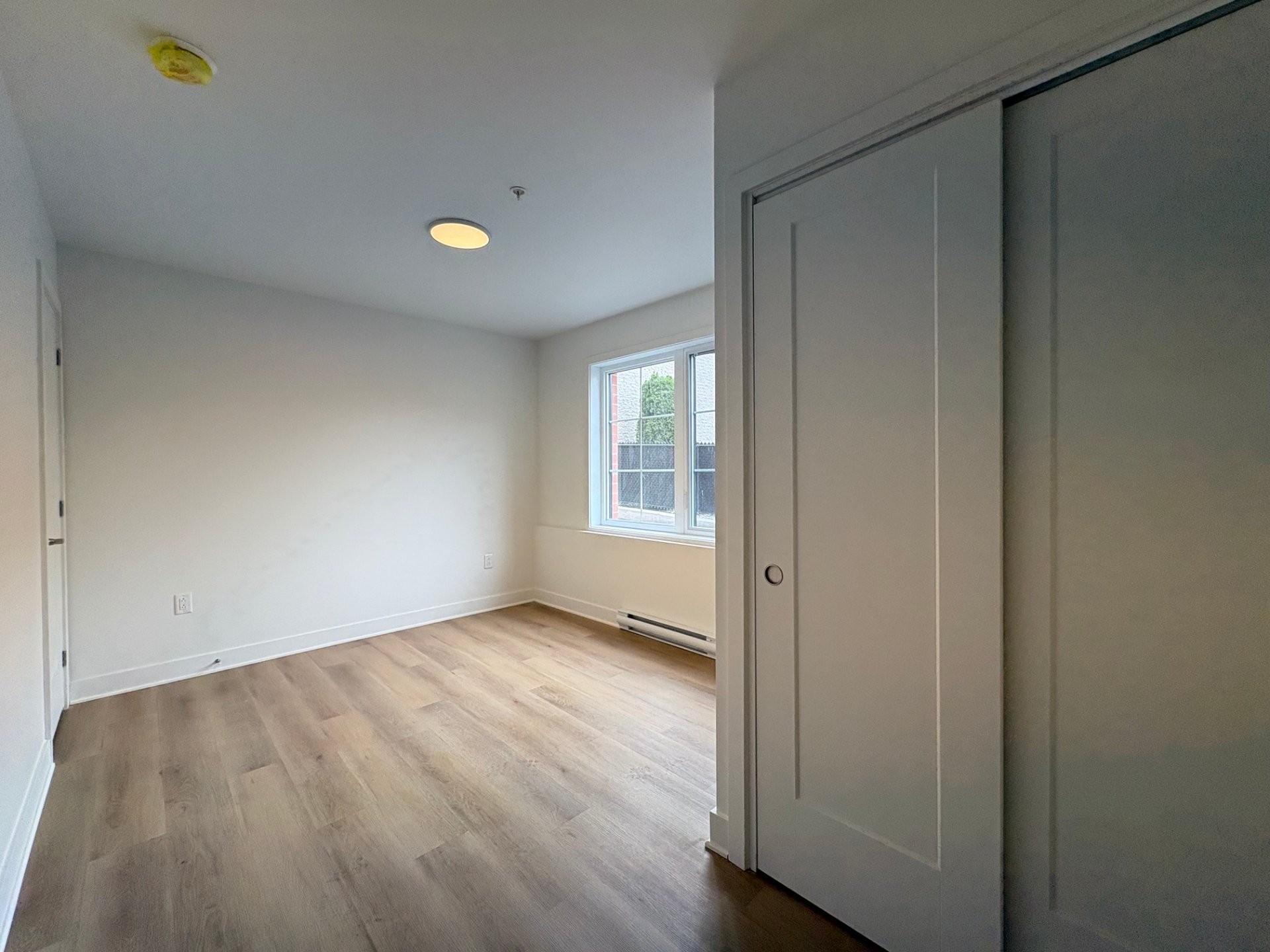 









5


Rue du Royal-22e-Régiment

, 112,
Saint-Jean-sur-Richelieu,




QC
J3B0M3

