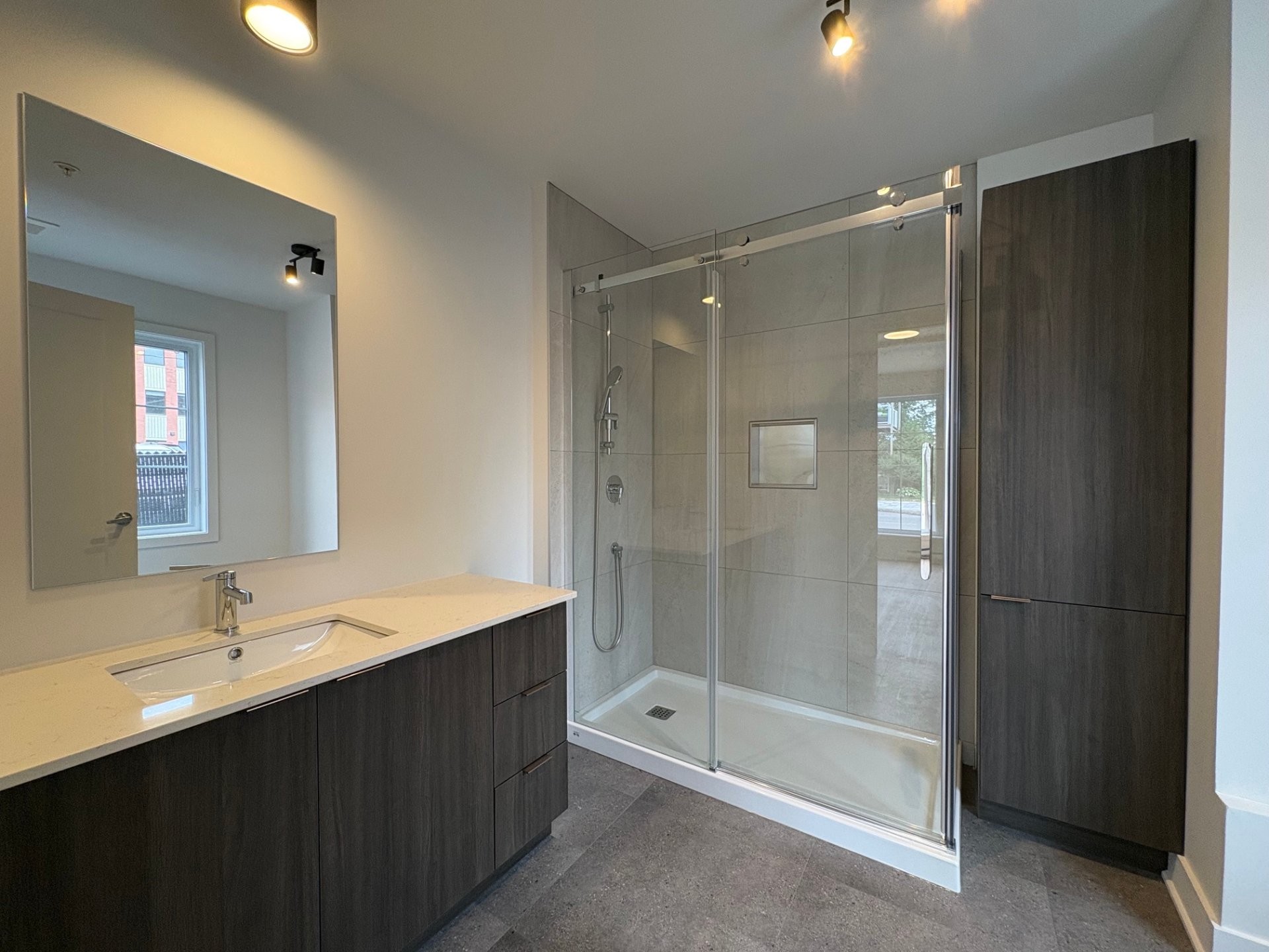









5


Rue du Royal-22e-Régiment

, 112,
Saint-Jean-sur-Richelieu,




QC
J3B0M3

