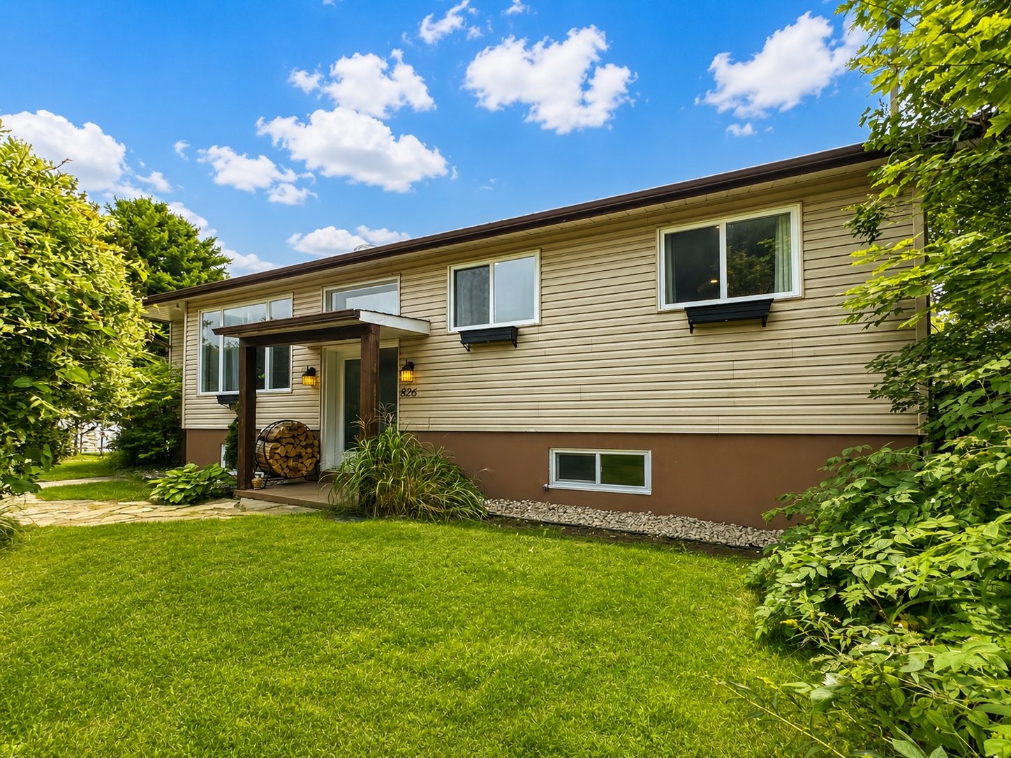 









826


Rue des Pâquerettes

,
Mascouche,




QC
J7L3A2

