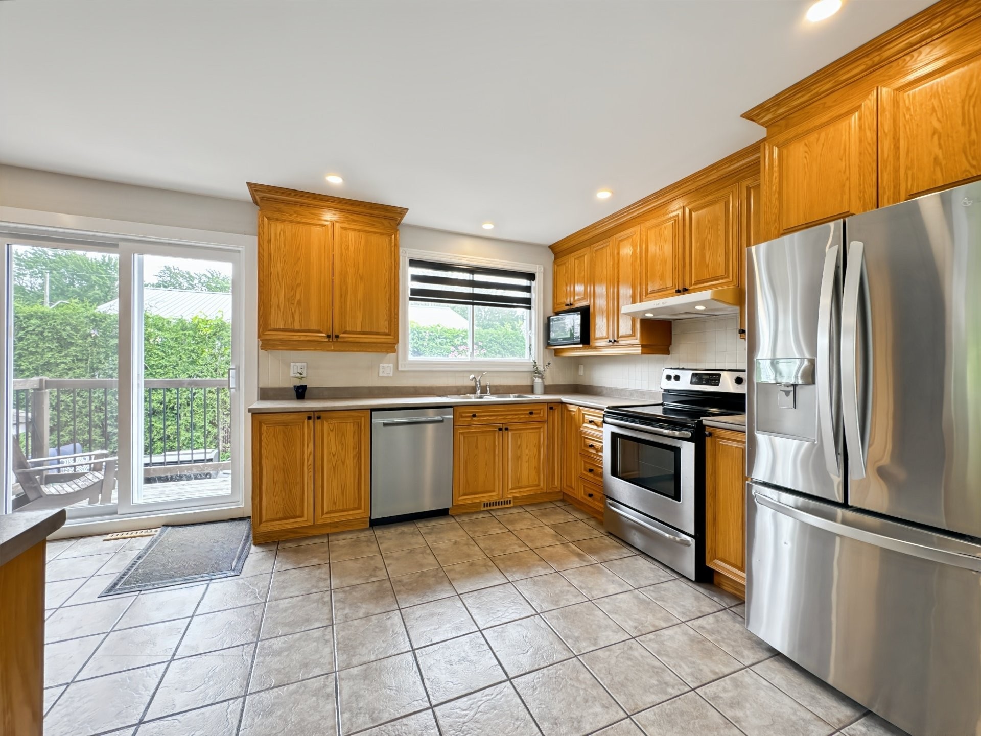 









826


Rue des Pâquerettes

,
Mascouche,




QC
J7L3A2

