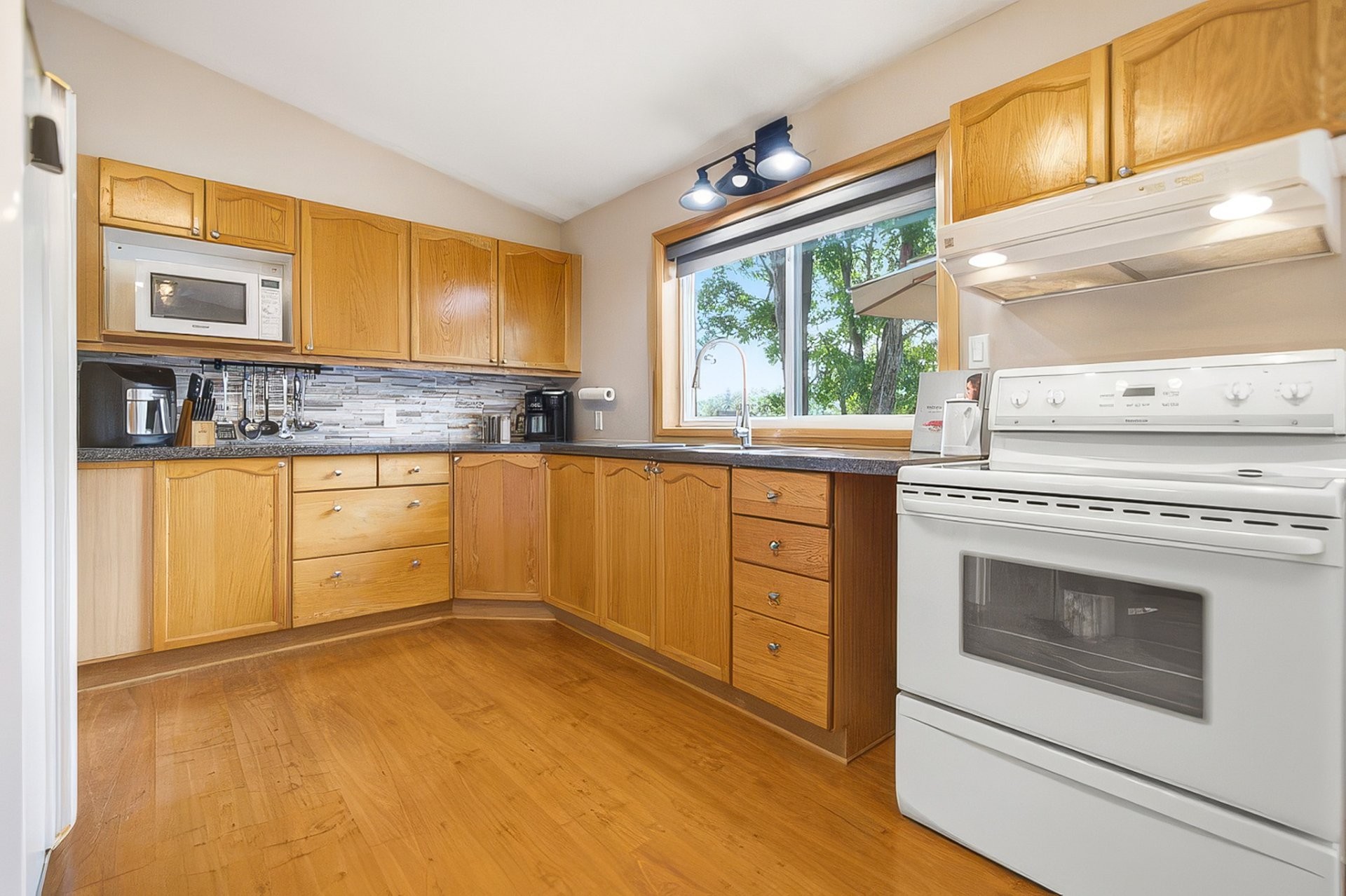 









149


Rue Gravelle

,
Denholm,




QC
J8N9H2

