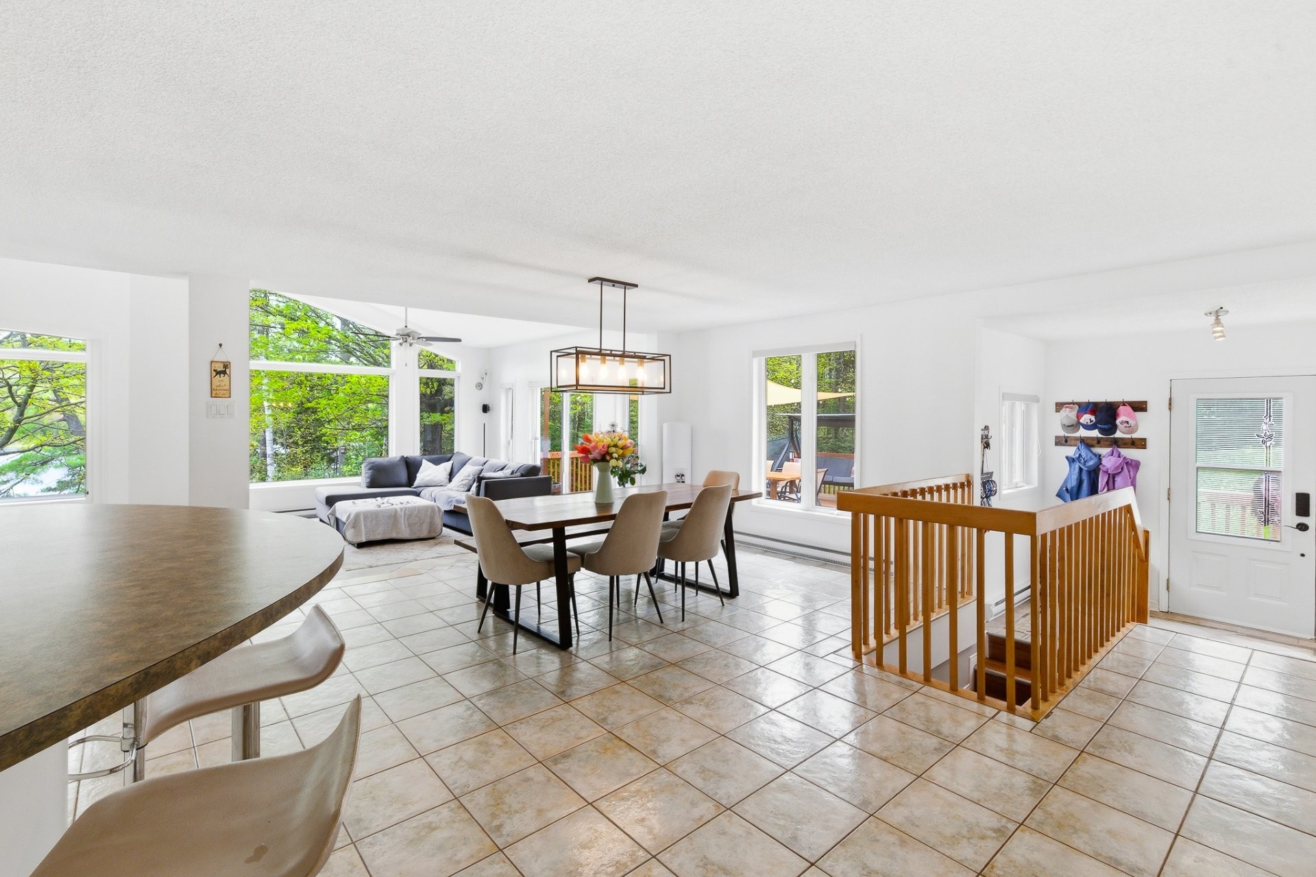 









53


Ch. de la Montagne

,
Val-des-Monts,




QC
J8N1B7

