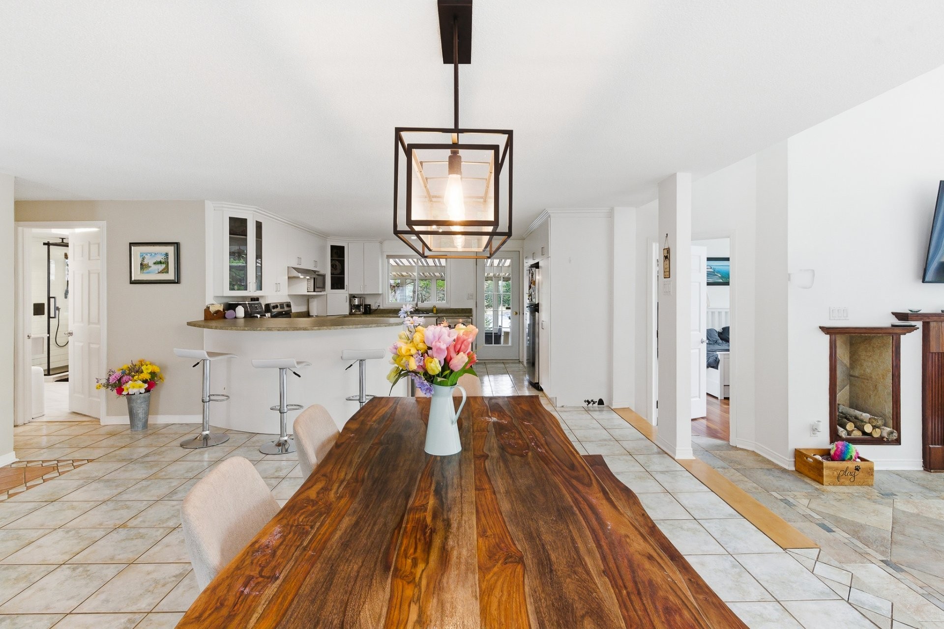 









53


Ch. de la Montagne

,
Val-des-Monts,




QC
J8N1B7

