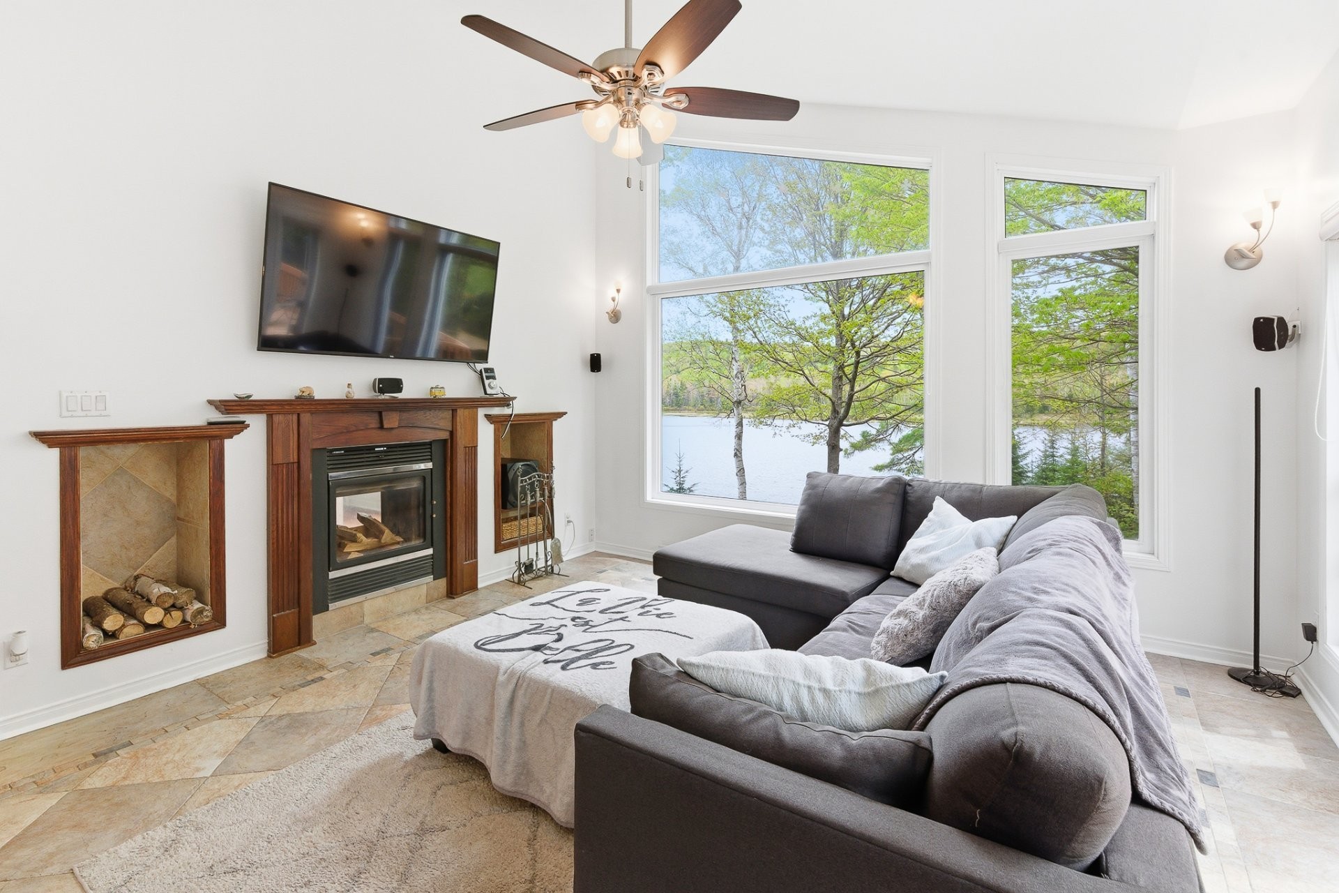 









53


Ch. de la Montagne

,
Val-des-Monts,




QC
J8N1B7

