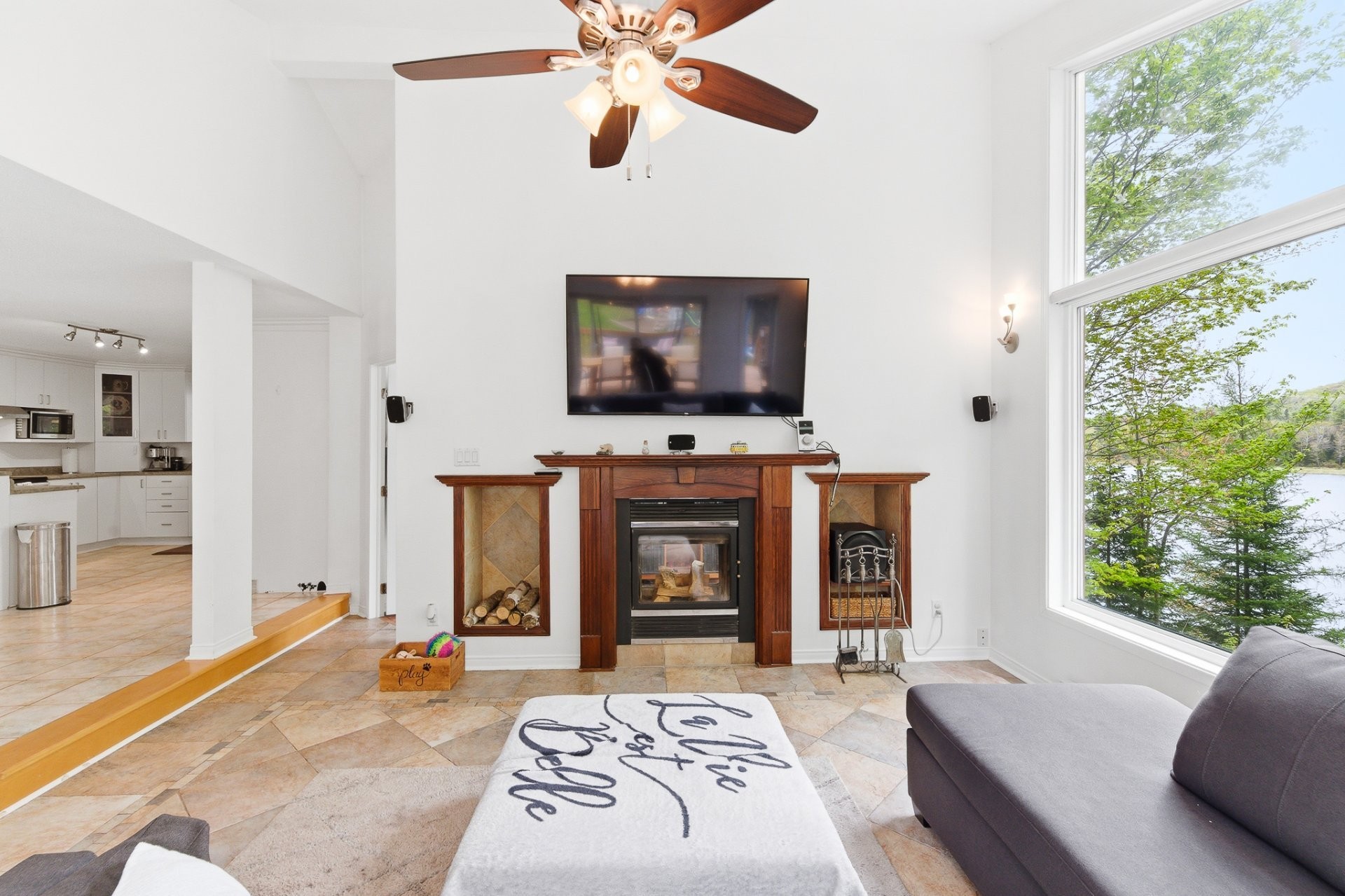 









53


Ch. de la Montagne

,
Val-des-Monts,




QC
J8N1B7

