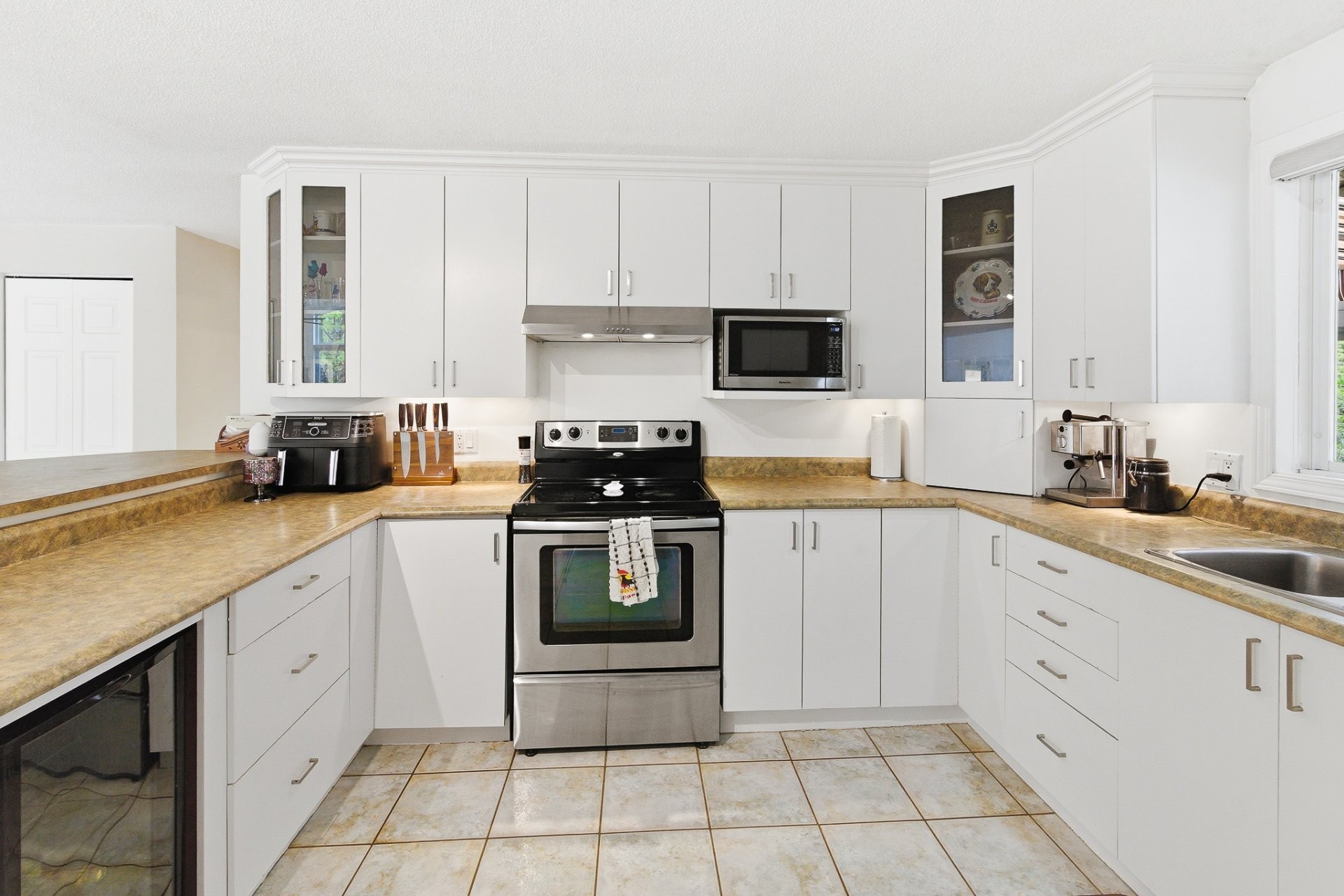









53


Ch. de la Montagne

,
Val-des-Monts,




QC
J8N1B7

