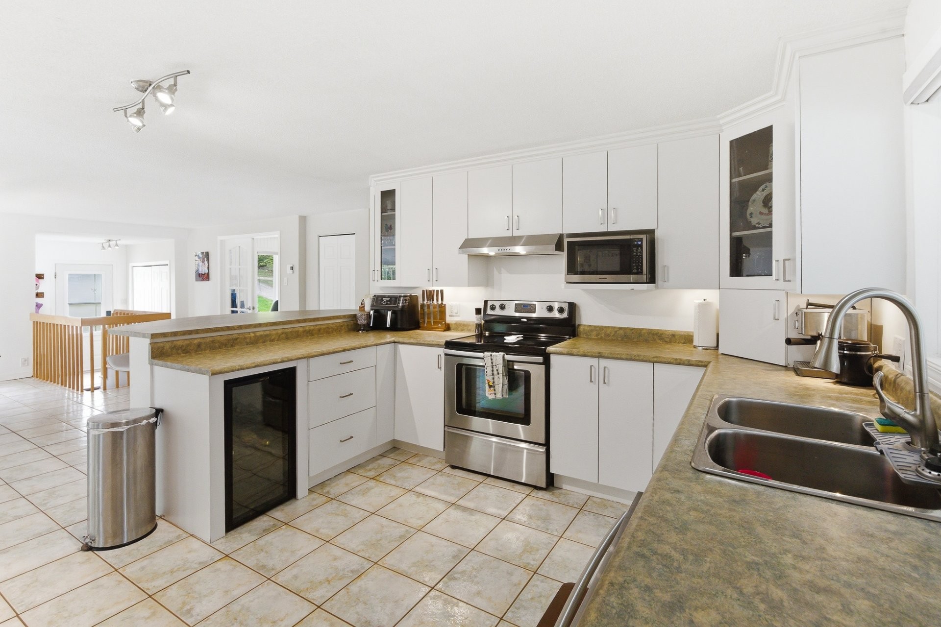 









53


Ch. de la Montagne

,
Val-des-Monts,




QC
J8N1B7

