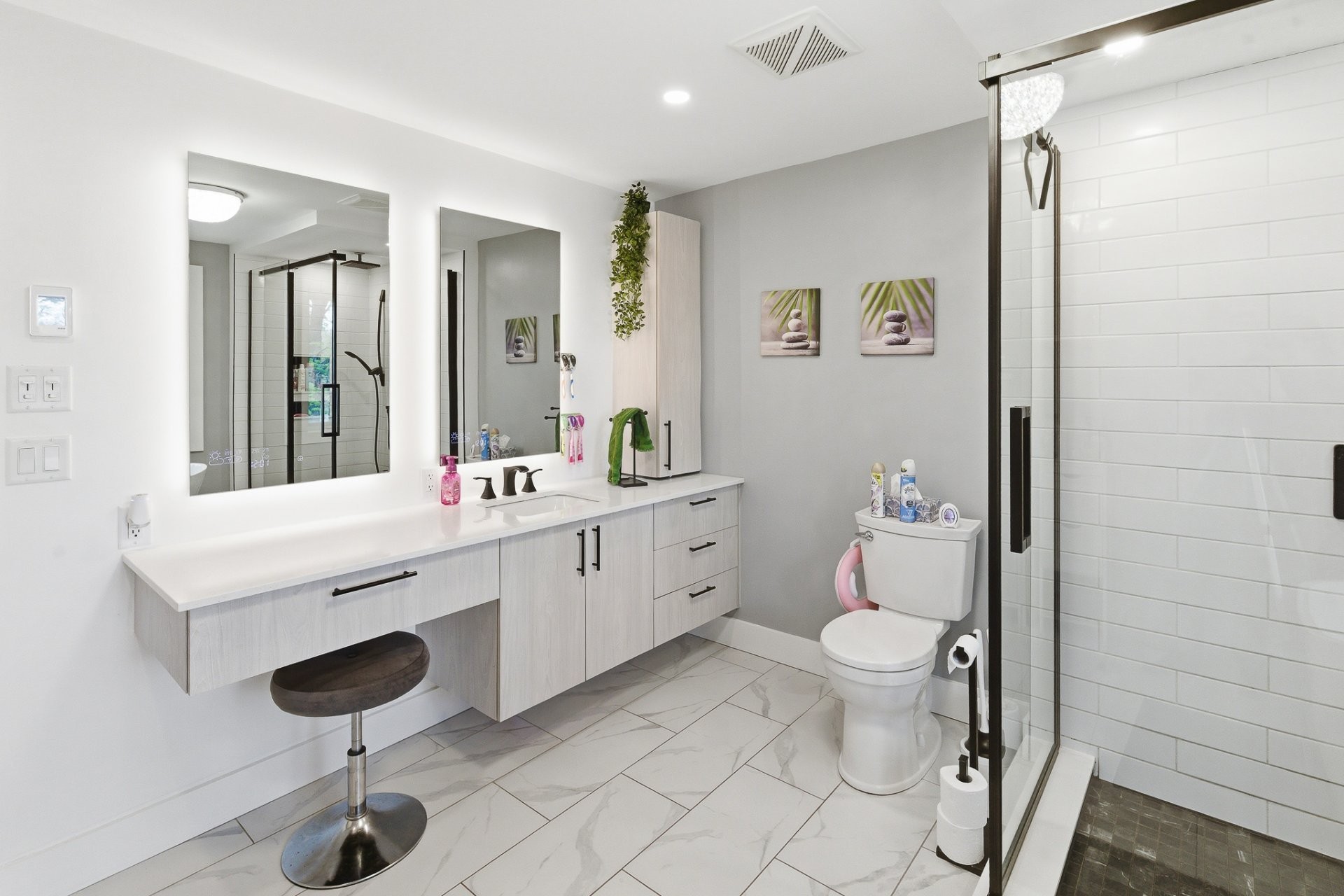 









53


Ch. de la Montagne

,
Val-des-Monts,




QC
J8N1B7

