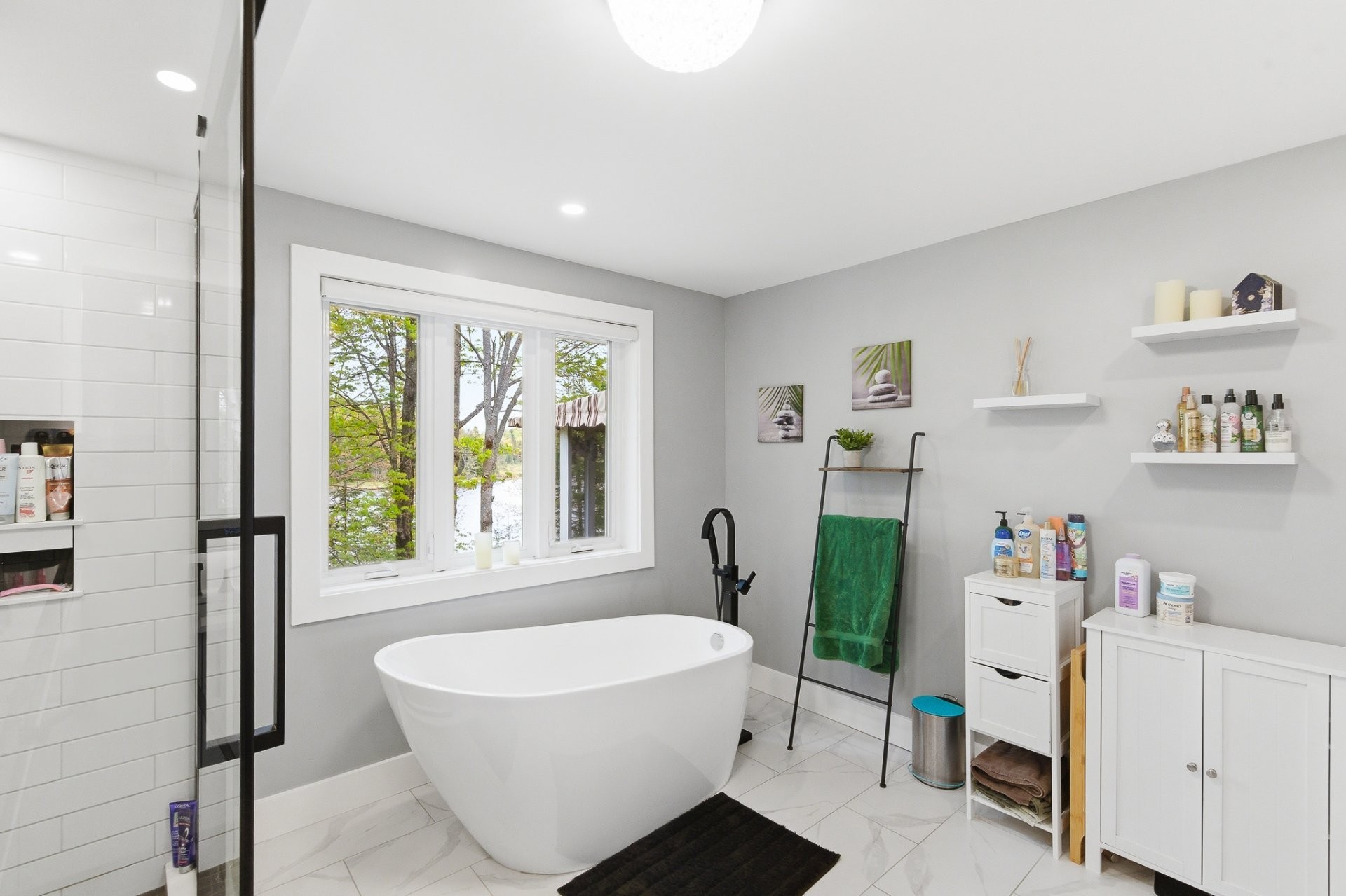 









53


Ch. de la Montagne

,
Val-des-Monts,




QC
J8N1B7


