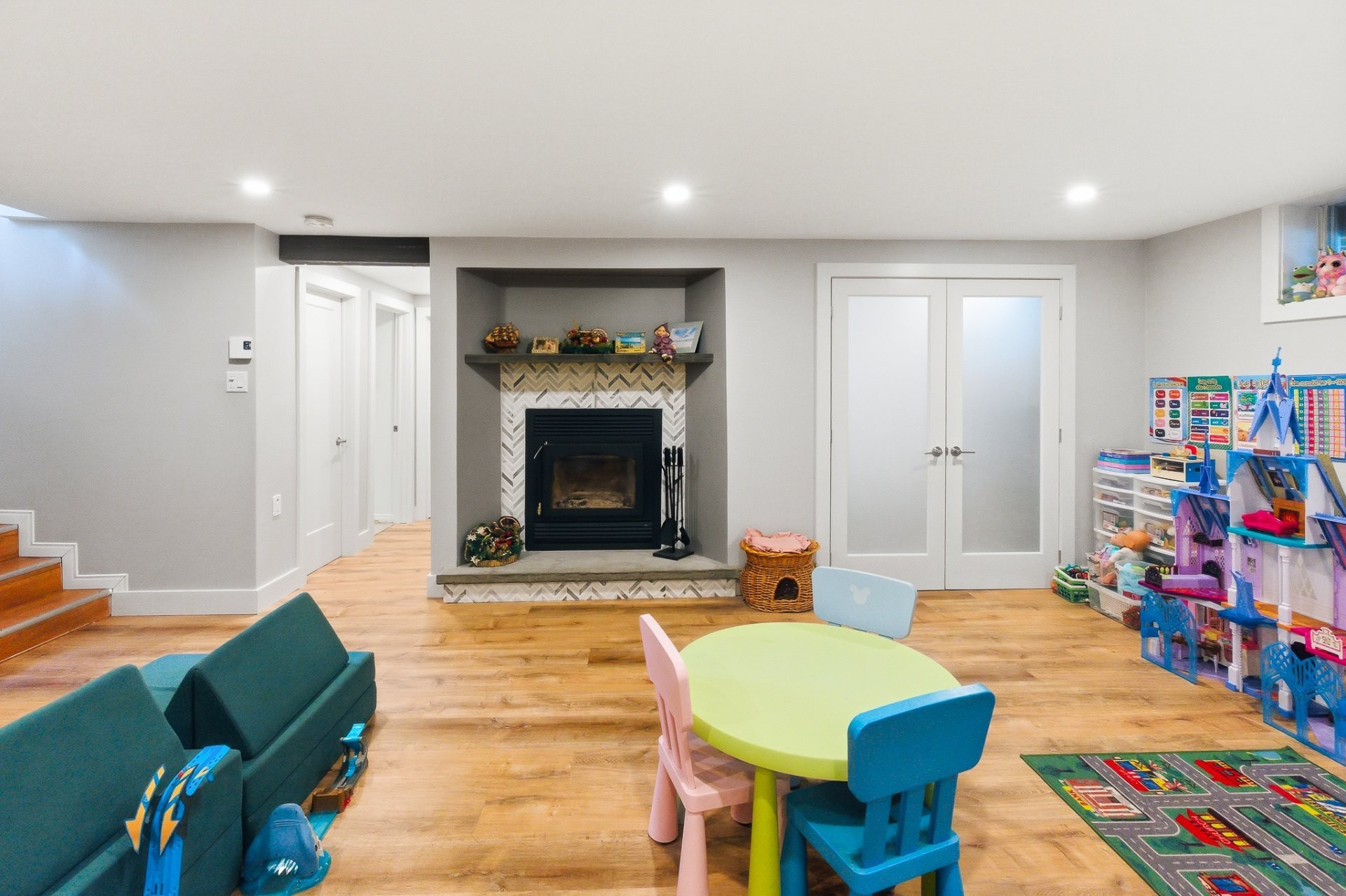 









53


Ch. de la Montagne

,
Val-des-Monts,




QC
J8N1B7

