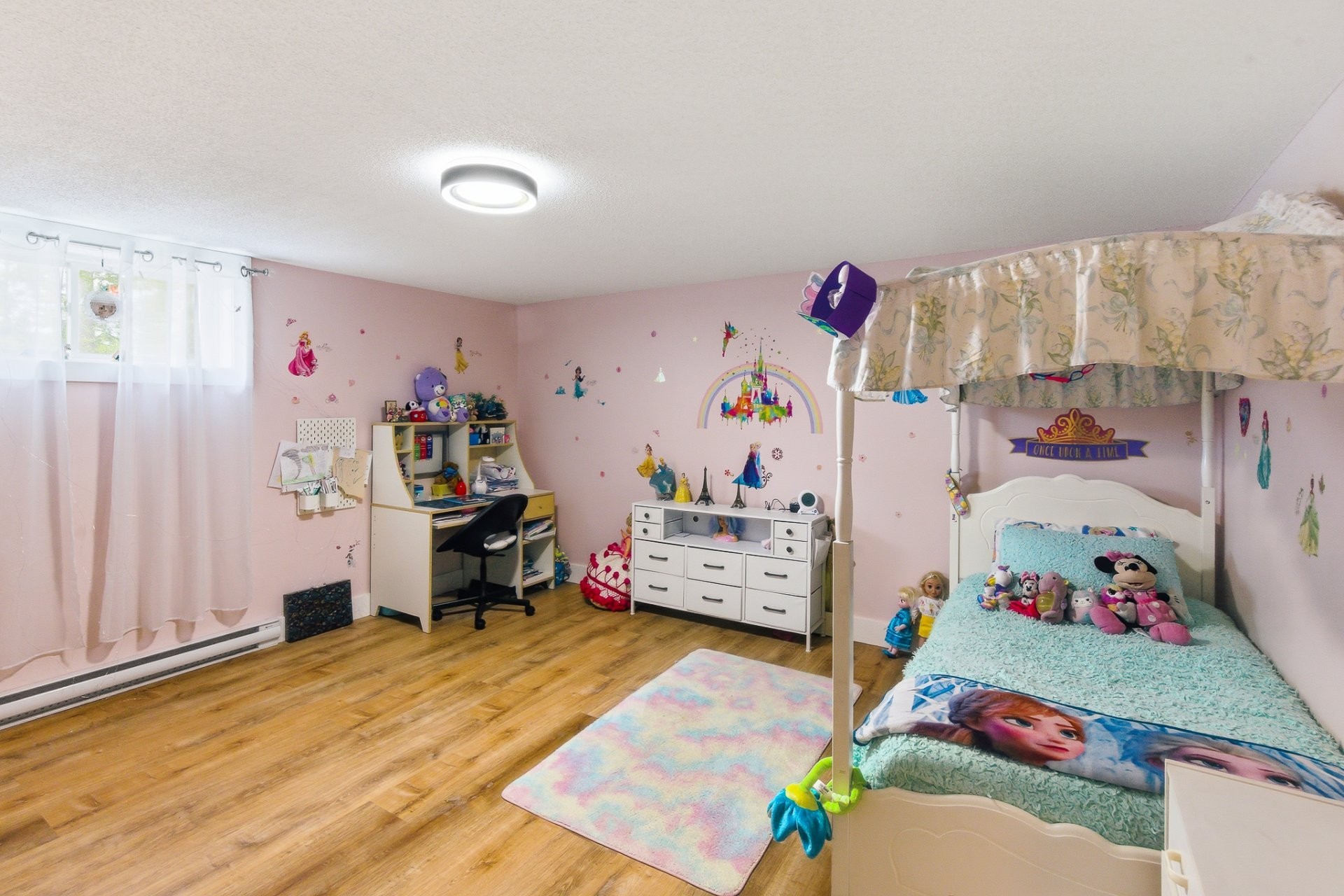 









53


Ch. de la Montagne

,
Val-des-Monts,




QC
J8N1B7

