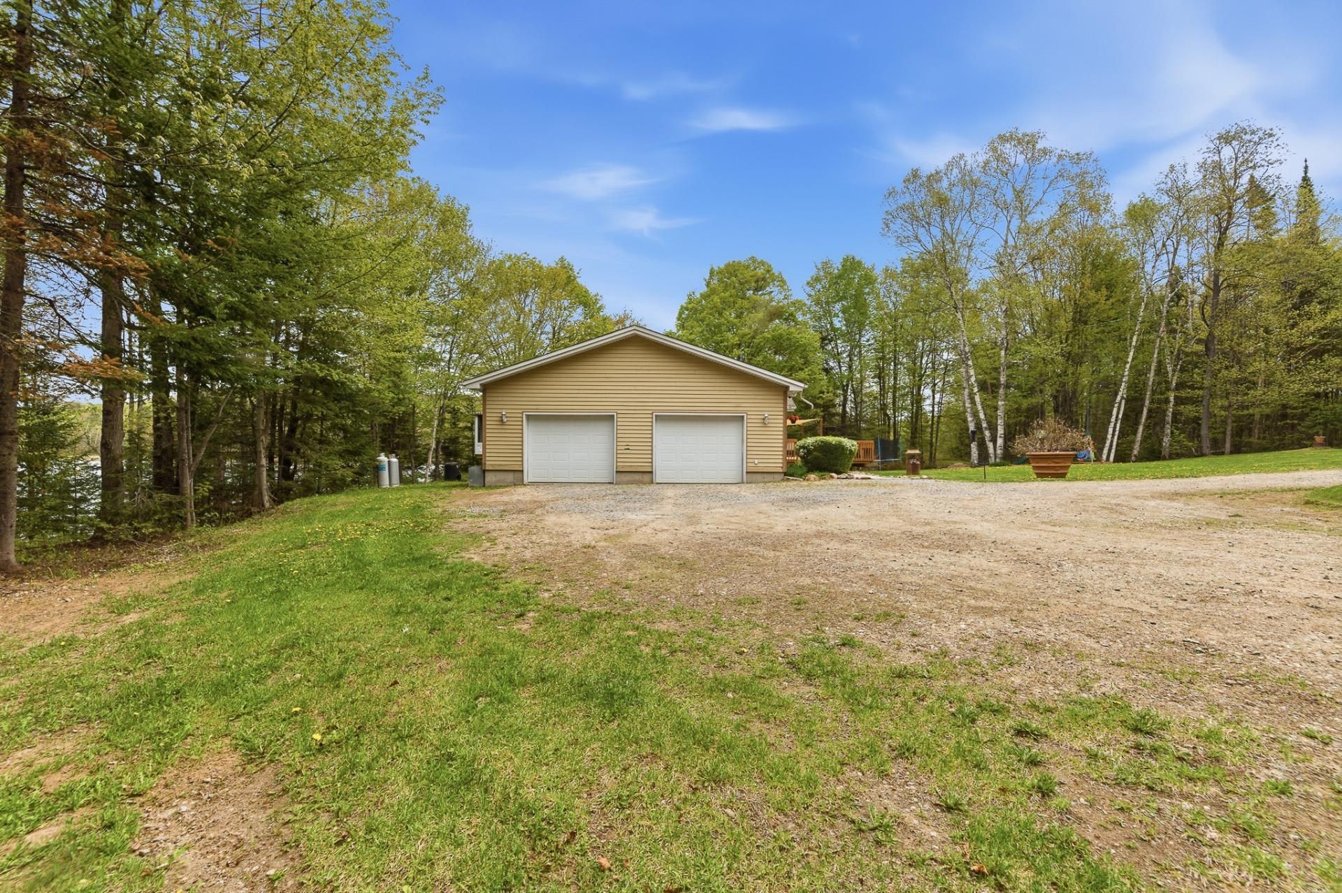 









53


Ch. de la Montagne

,
Val-des-Monts,




QC
J8N1B7

