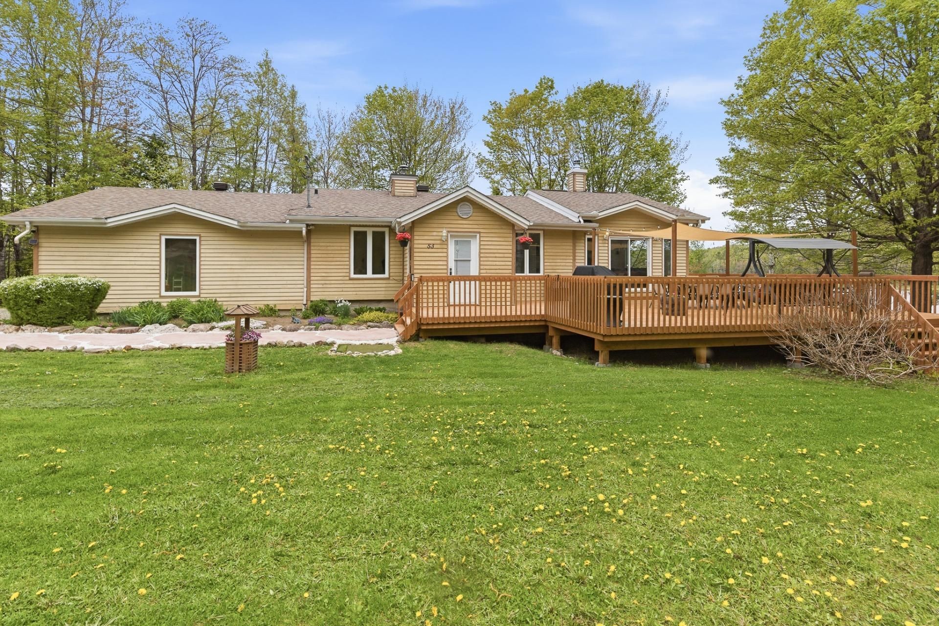 









53


Ch. de la Montagne

,
Val-des-Monts,




QC
J8N1B7

