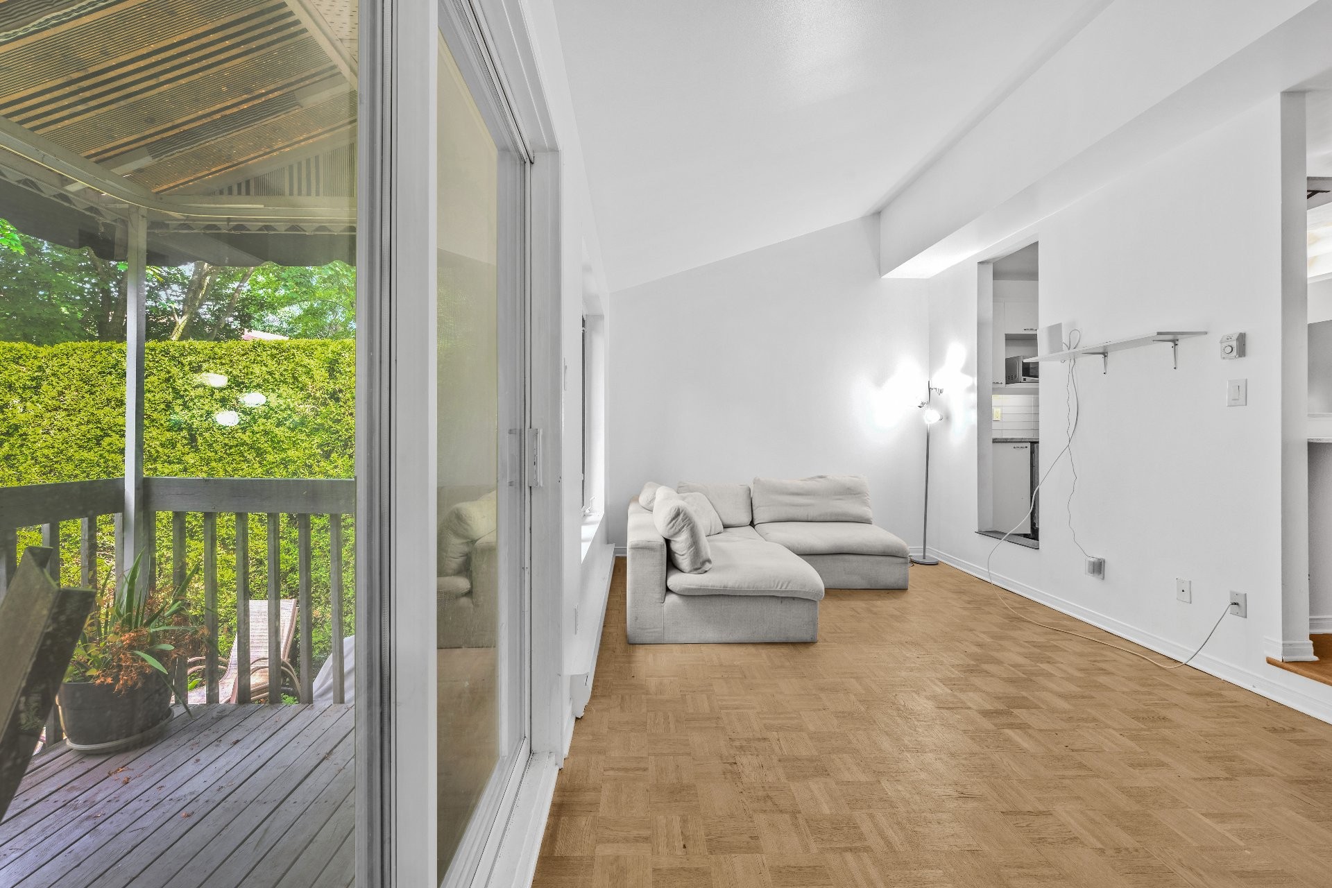 









1106Z


Rue Hélène-Boullé

,
Boucherville,




QC
J4B2A7

