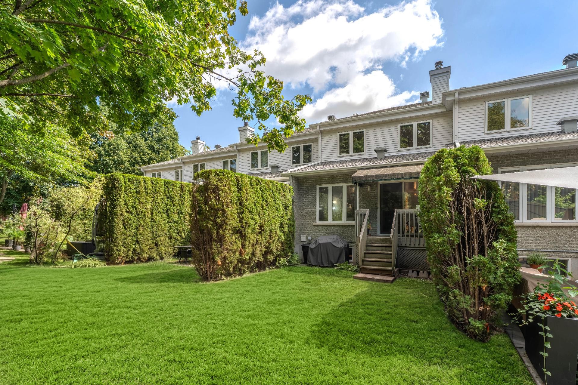 









1106Z


Rue Hélène-Boullé

,
Boucherville,




QC
J4B2A7

