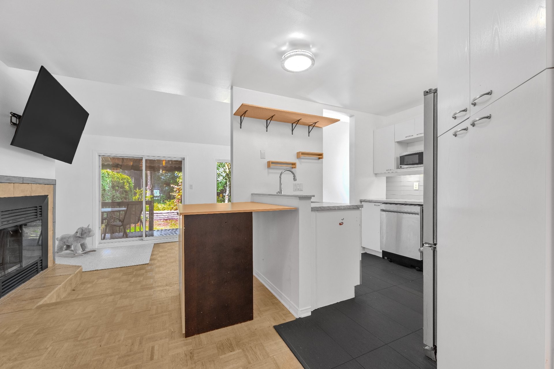 









1106Z


Rue Hélène-Boullé

,
Boucherville,




QC
J4B2A7

