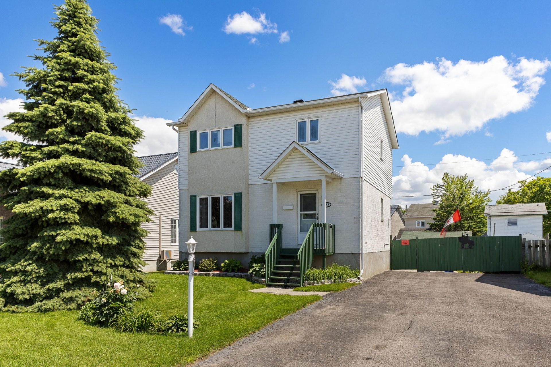 









1688


Rue Parisien

,
Gatineau (Gatineau),




QC
J8P7K1

