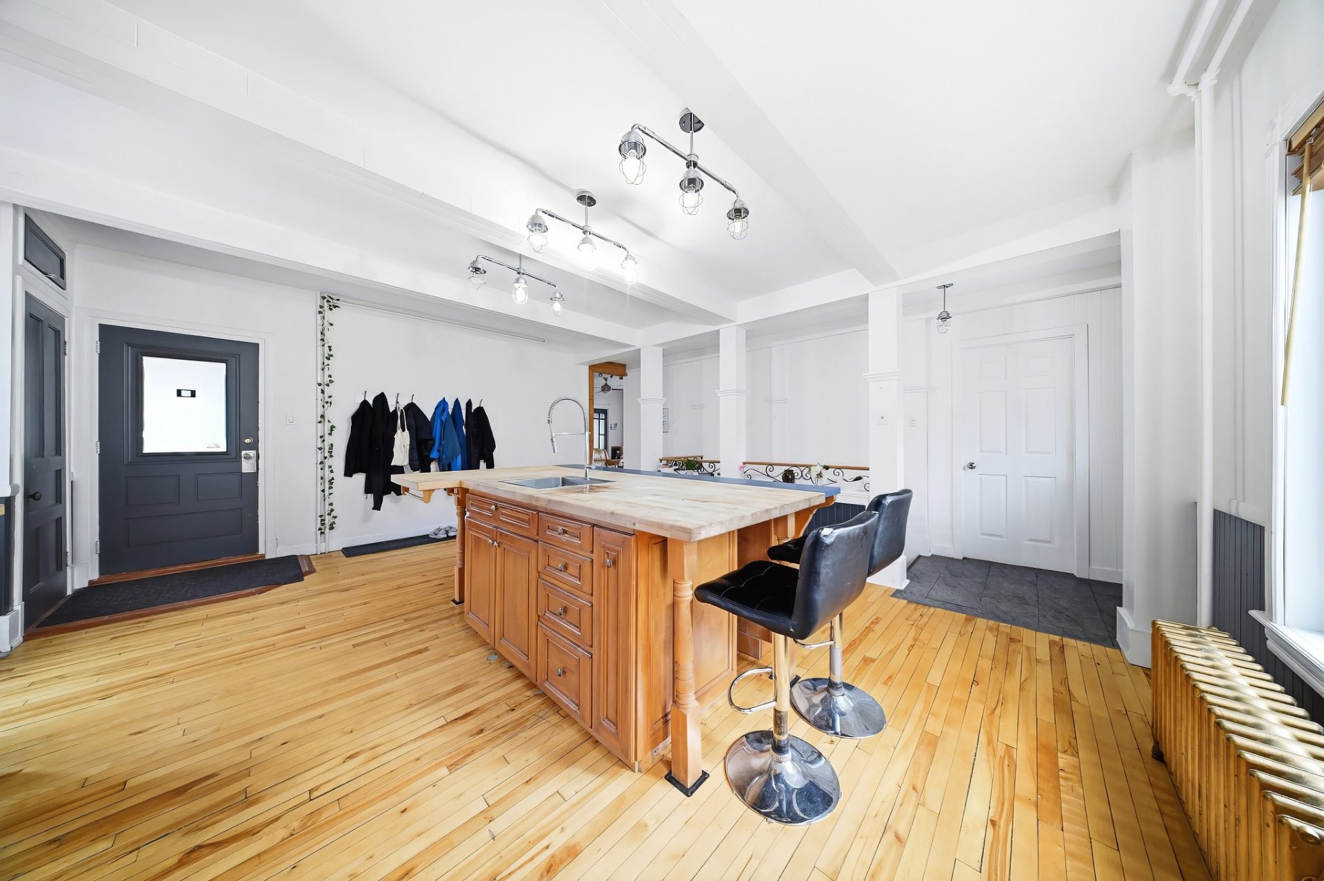 









3978


Rue de la Fabrique

,
Saguenay (Jonquière),




QC
G7X3N2

