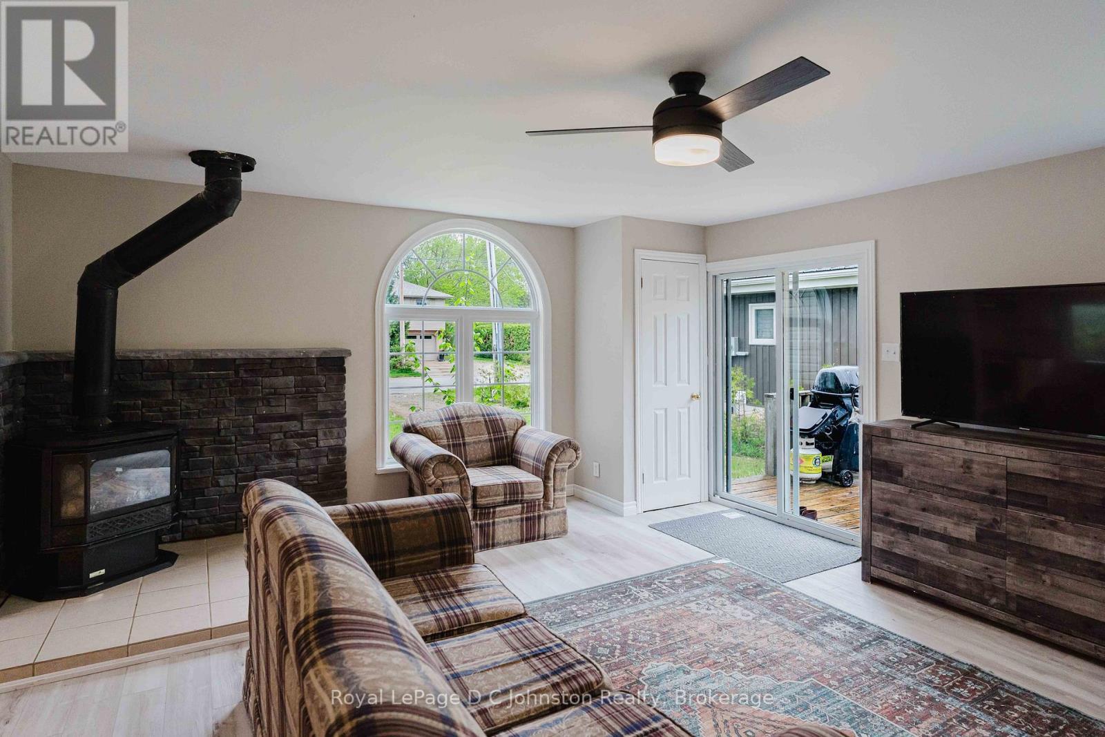 












229 EDWARD STREET

,
Saugeen Shores,




Ontario
N0H2L0

