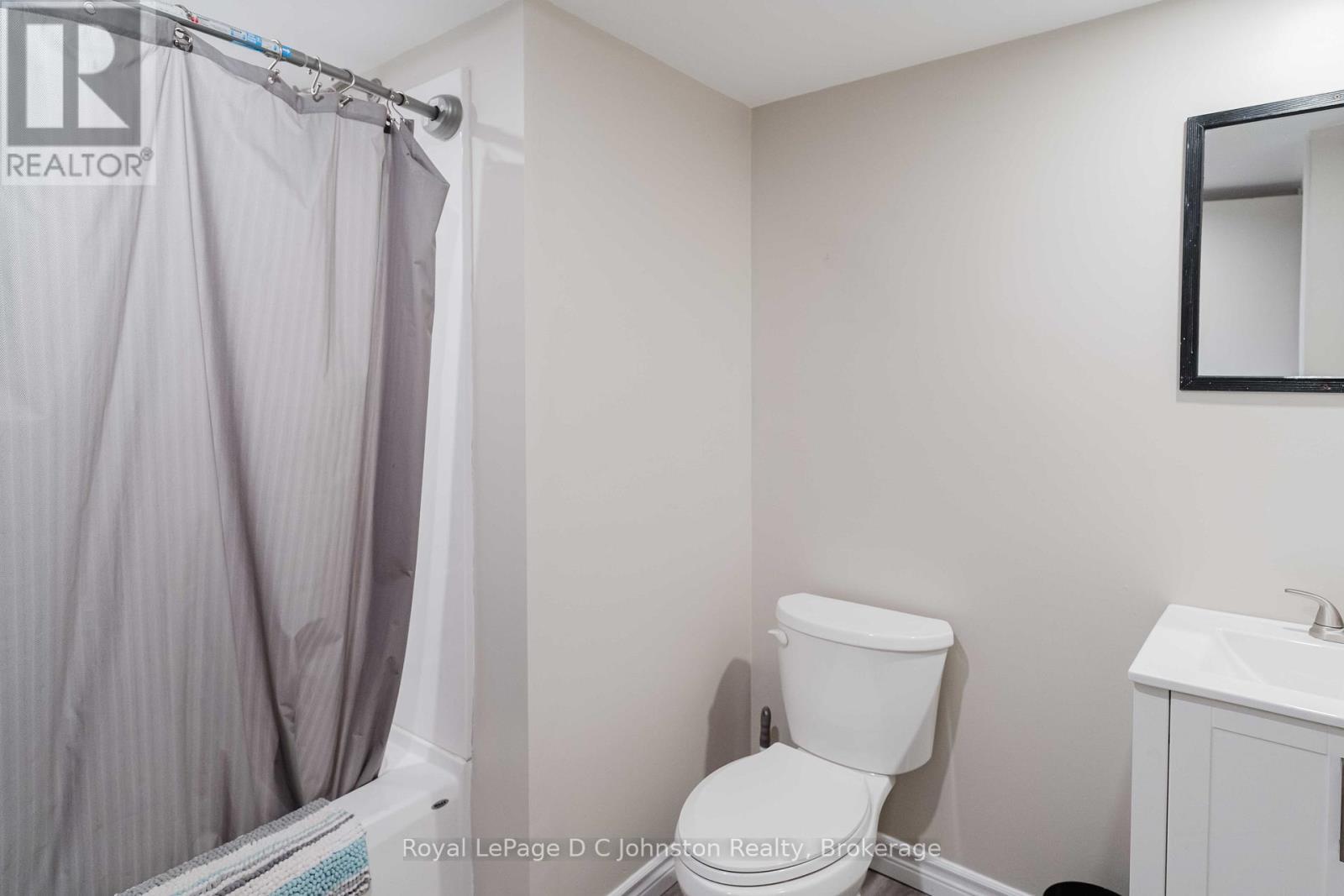 












229 EDWARD STREET

,
Saugeen Shores,




Ontario
N0H2L0

