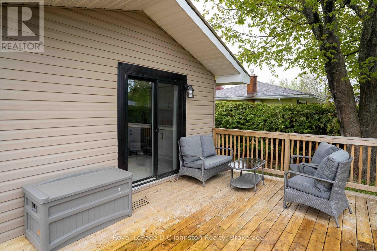 












229 EDWARD STREET

,
Saugeen Shores,




Ontario
N0H2L0

