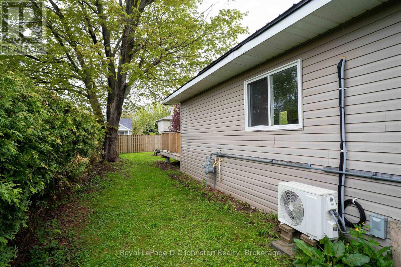 












229 EDWARD STREET

,
Saugeen Shores,




Ontario
N0H2L0

