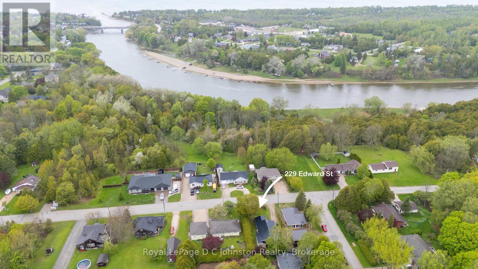 












229 EDWARD STREET

,
Saugeen Shores,




Ontario
N0H2L0

