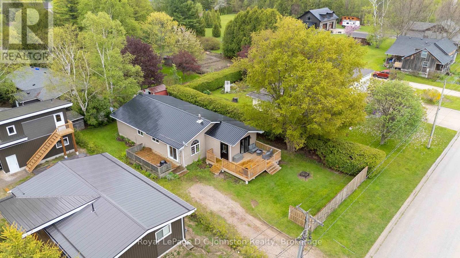 












229 EDWARD STREET

,
Saugeen Shores,




Ontario
N0H2L0

