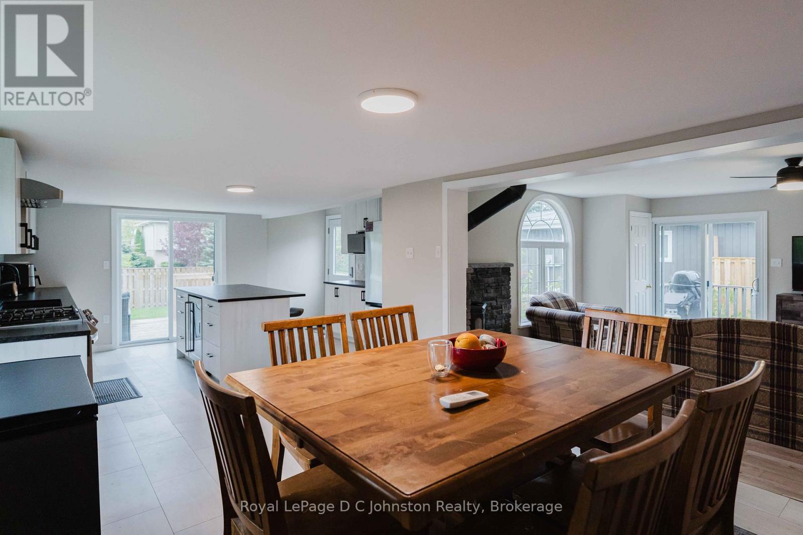 












229 EDWARD STREET

,
Saugeen Shores,




Ontario
N0H2L0

