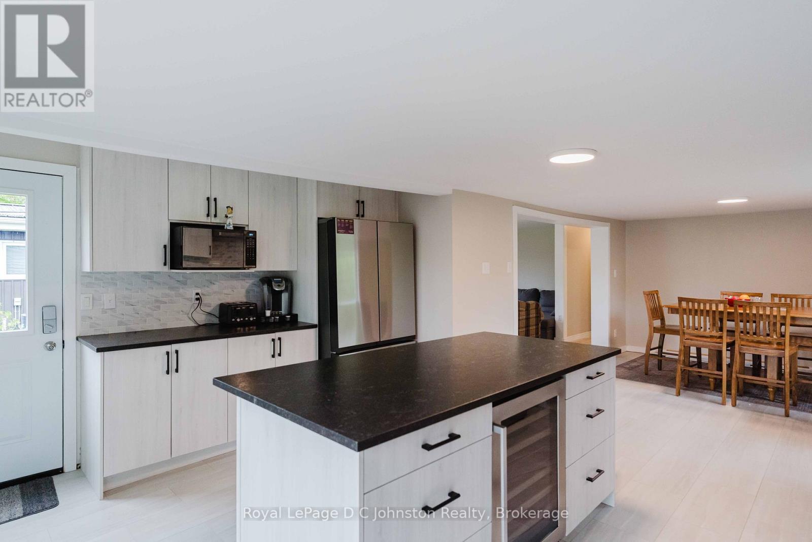 












229 EDWARD STREET

,
Saugeen Shores,




Ontario
N0H2L0

