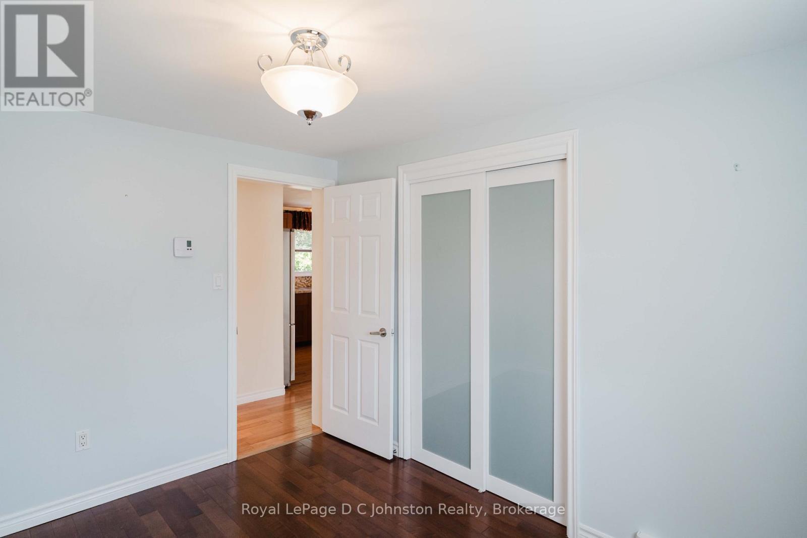 












19 SMITH STREET

,
Kincardine,




Ontario
N0G2T0

