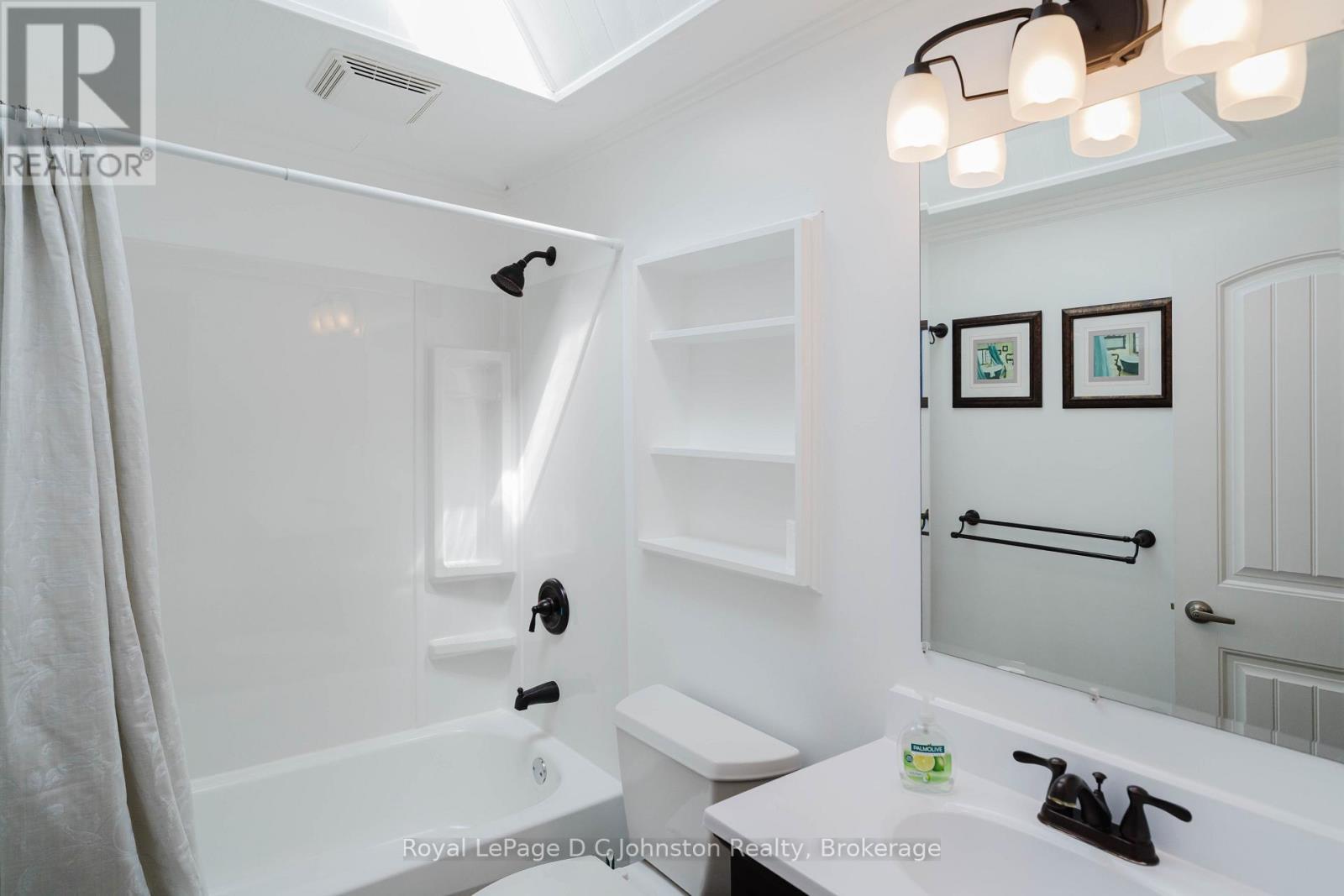 












19 SMITH STREET

,
Kincardine,




Ontario
N0G2T0

