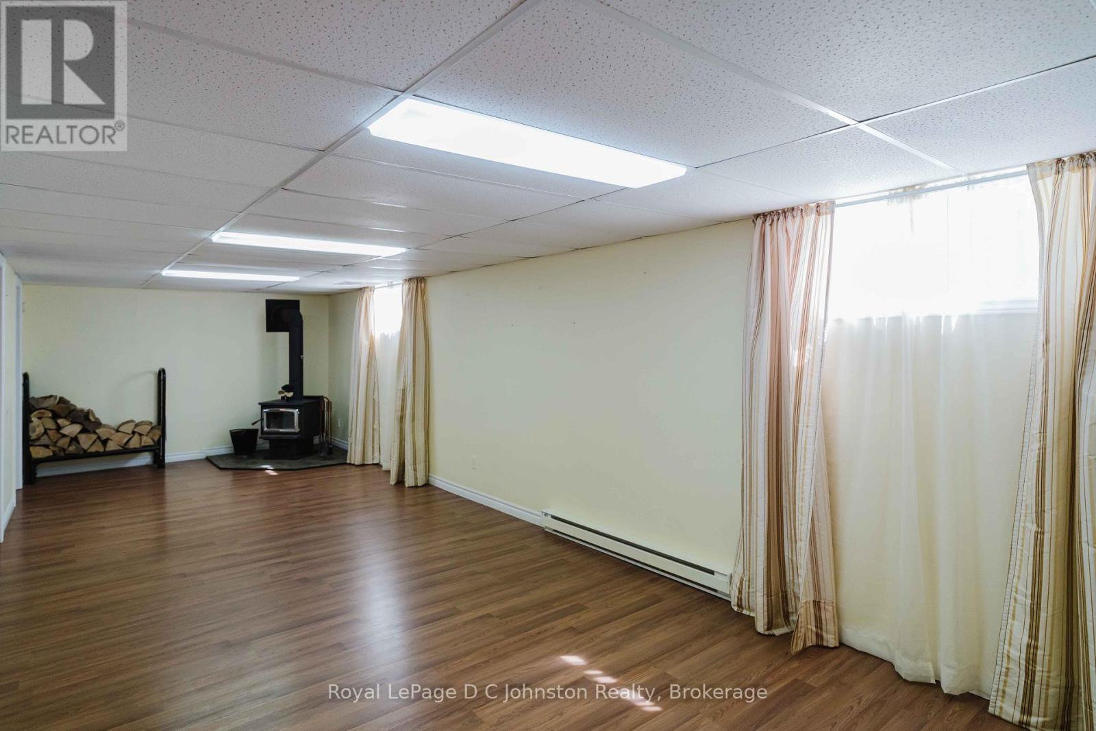 












19 SMITH STREET

,
Kincardine,




Ontario
N0G2T0

