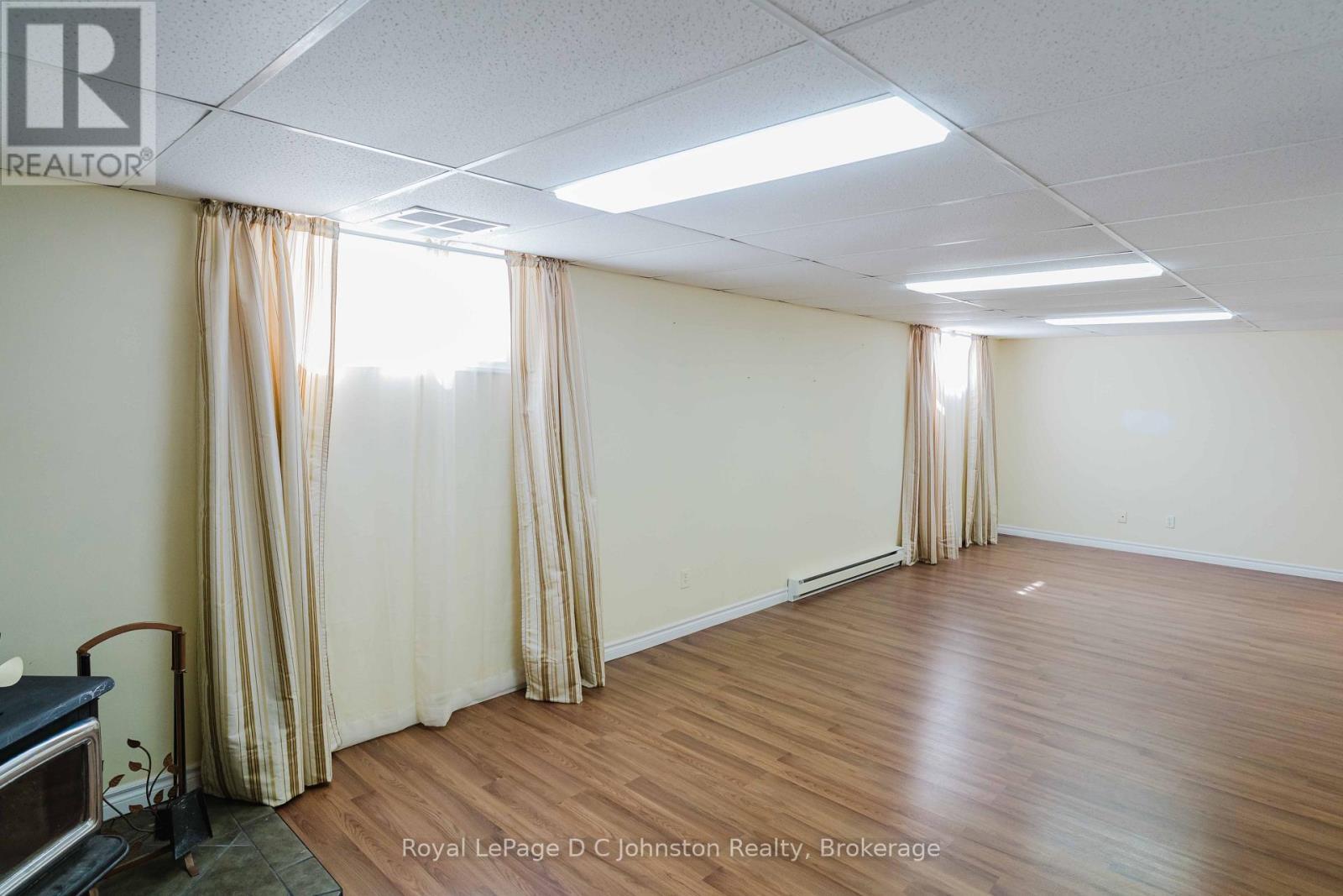 












19 SMITH STREET

,
Kincardine,




Ontario
N0G2T0

